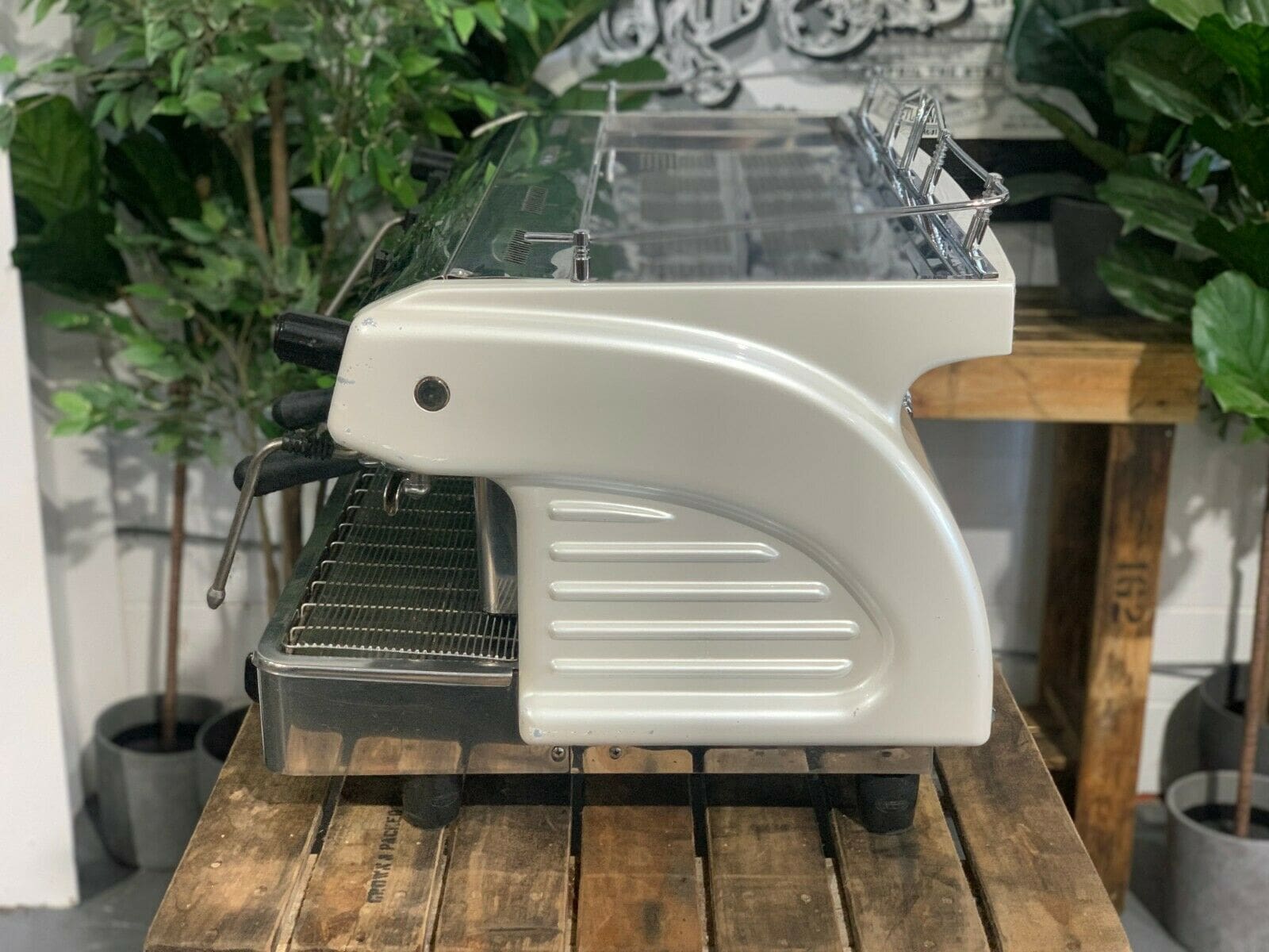 Expobar Ruggero 3 Group Commercial Espresso Machine in Pearl White - Perfect for Coffee Shops, Restaurants & Offices