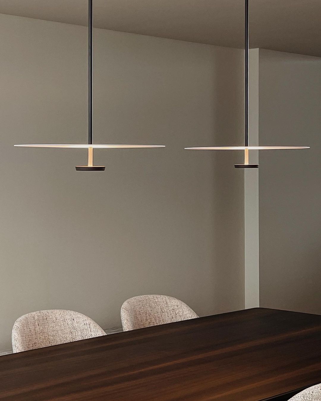 Modern Flat Pendant Light Fixture - Sleek Minimalist Ceiling Lamp for Kitchen Island, Dining Room & Bedroom Lighting - Energy Efficient LED Hanging Light with Adjustable Cord