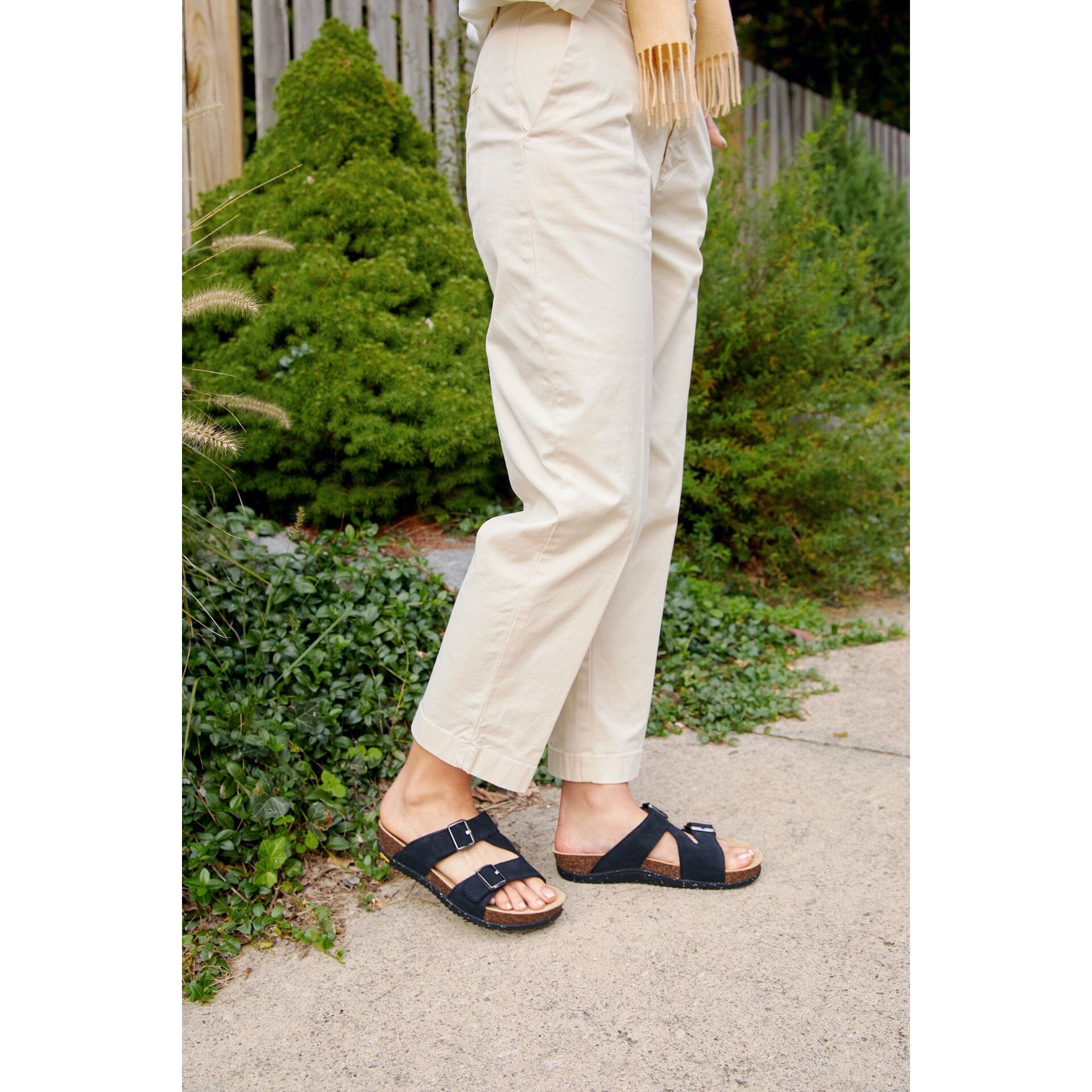 Danskø Dayna Professional Clogs for Women - Comfortable Slip-Resistant Work Shoes (2106470200, 2106370300) - Perfect for Nurses, Chefs & Healthcare Workers