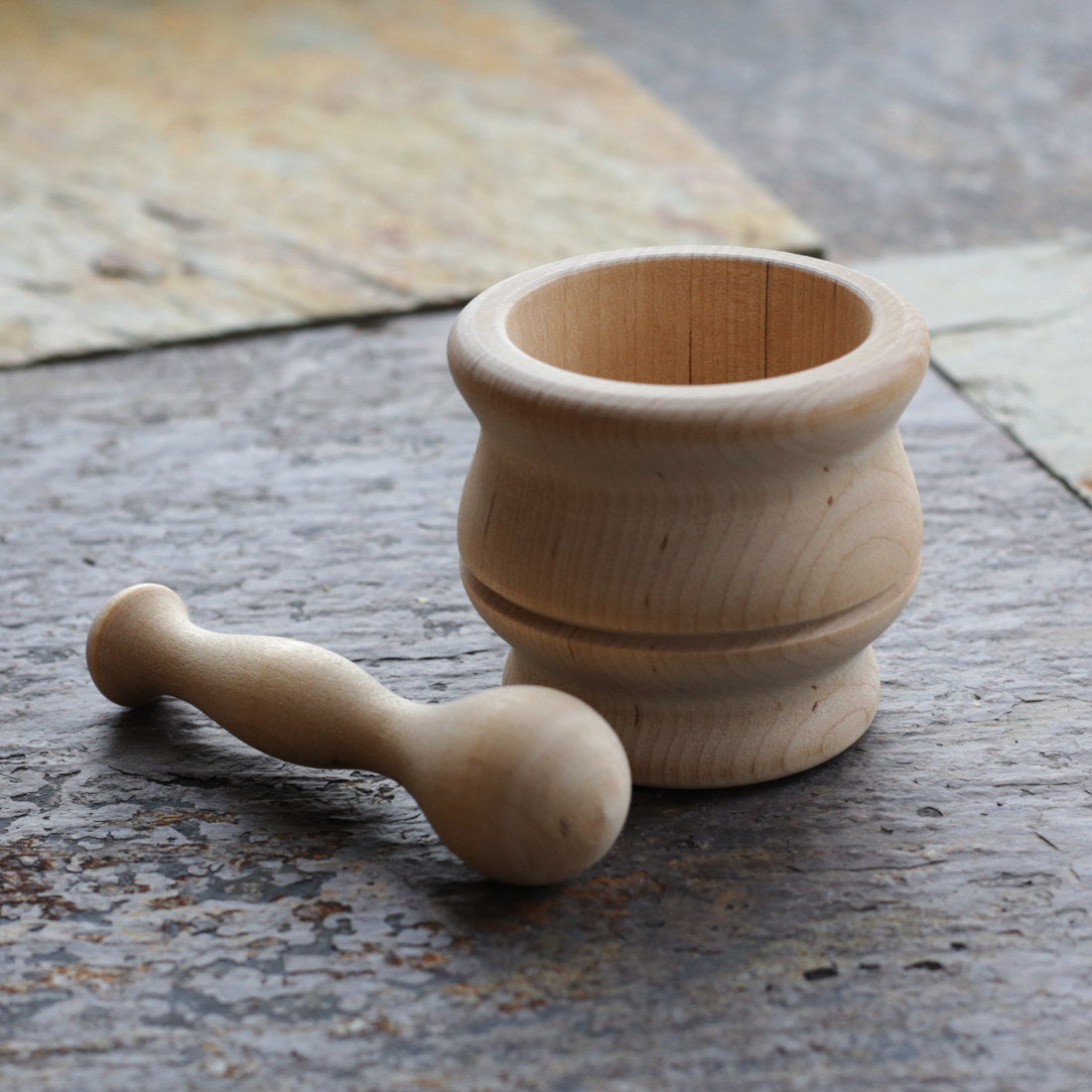 Premium Granite Mortar and Pestle Set - Natural Stone Spice Grinder & Herb Crusher for Kitchen, Cooking, and Ayurvedic Remedies - Perfect for Grinding Spices, Herbs, Garlic, and Making Fresh Guacamole