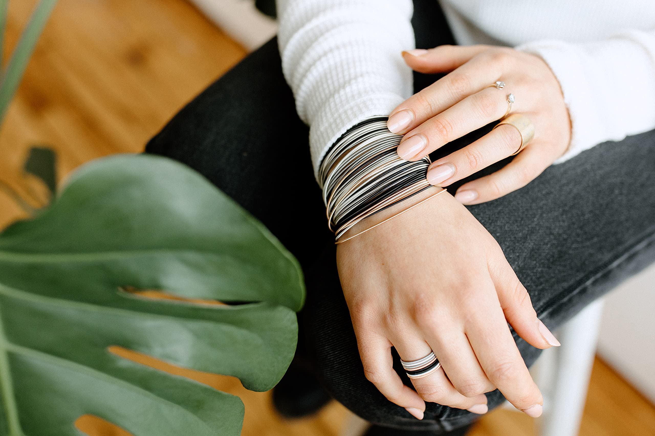 Emerson & Oliver - 10-Piece Mixed Metal Dia Bracelets Set for Women, Trendy Stackable Bangle Jewelry - Perfect for Gifts, Parties & Everyday Wear