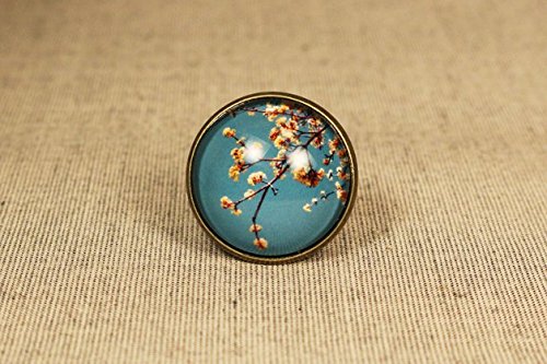 Vintage Style Brass Flower Ring - Adjustable Yellow Branch Jewelry for Women, Fashion Statement Accessory - Perfect for Boho, Hippie, and Retro Outfits