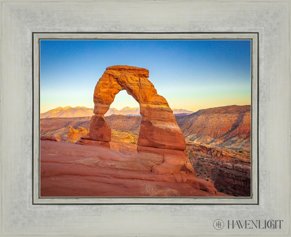 Delicate Arch Utah - Stunning Natural Sandstone Formation for Hiking & Photography | Perfect for Outdoor Adventures & Travel Souvenirs