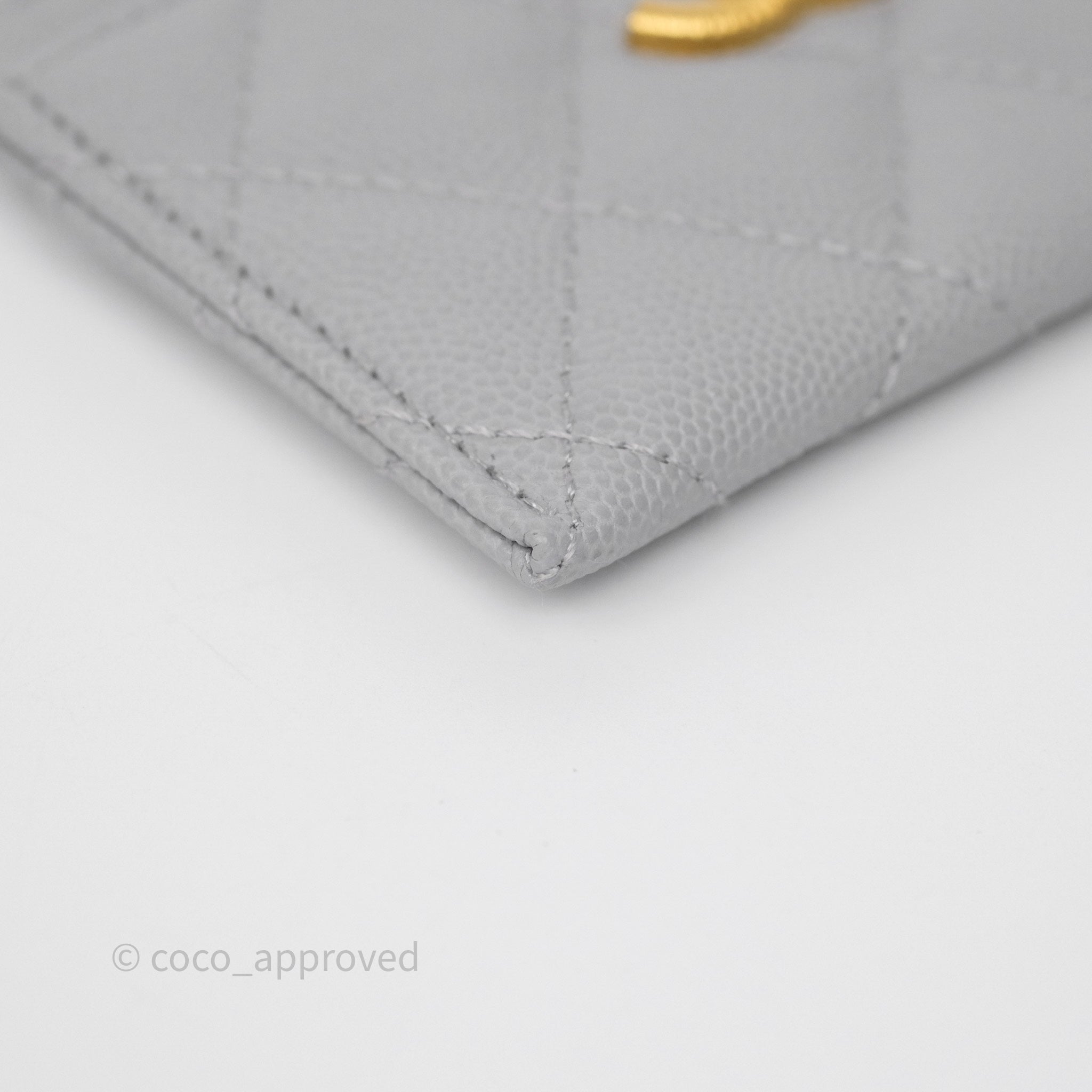 Chanel Classic Card Holder in Grey Caviar Leather with Gold Hardware - Perfect for Everyday Use & Luxury Gift Giving