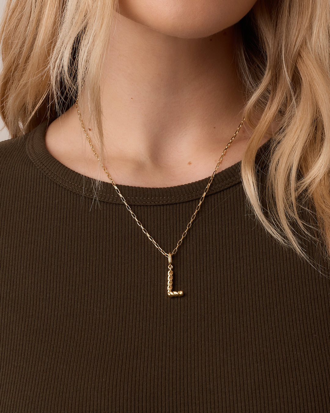Alphabet Statement Charm Necklace for Women - Personalized Initial Pendant Jewelry - Perfect for Gifts, Birthdays, and Everyday Wear