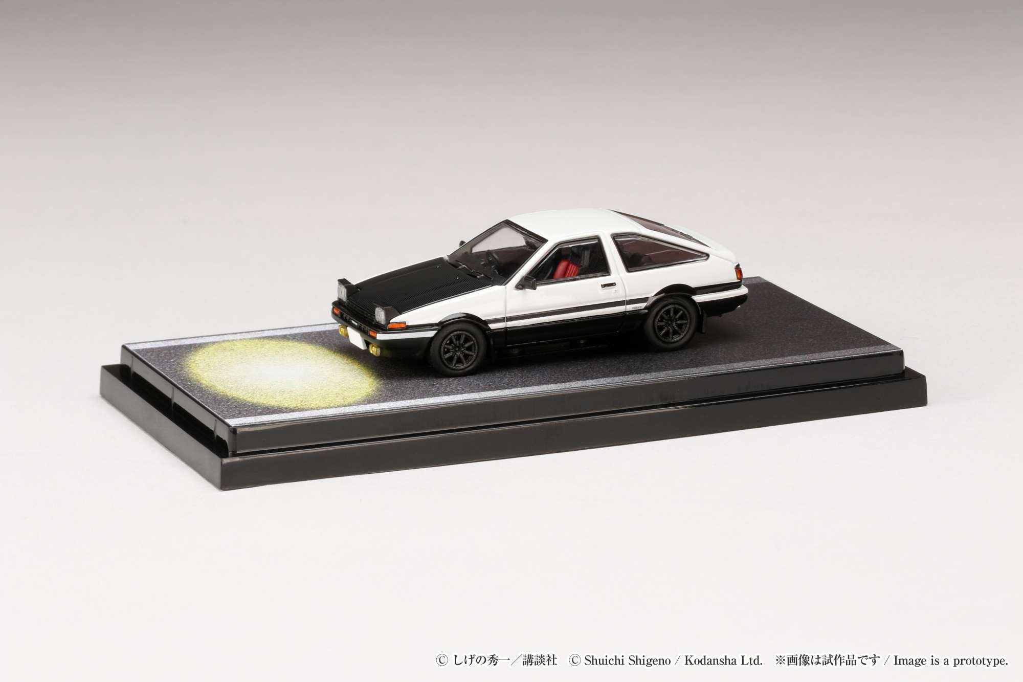 1:64 Scale Toyota Sprinter Trueno GT Apex (AE86) Initial D VS Tomoyuki Tachi Diecast Model Car - Anime Collectible for Display & Racing Scenes