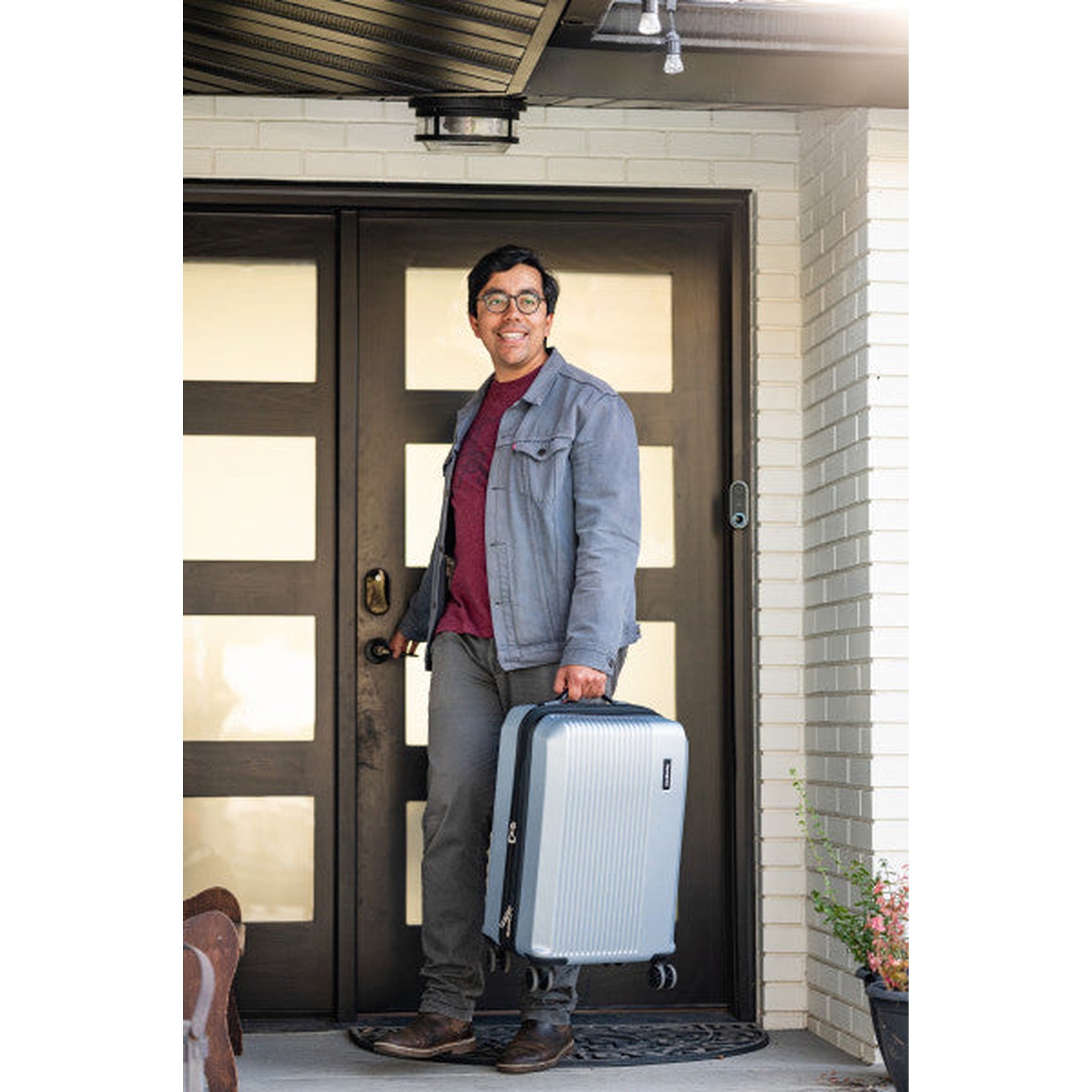 Samsonite Alliance SE Carry On Spinner Luggage - Lightweight Expandable Suitcase with 360° Spinner Wheels for Business Travel & Weekend Getaways