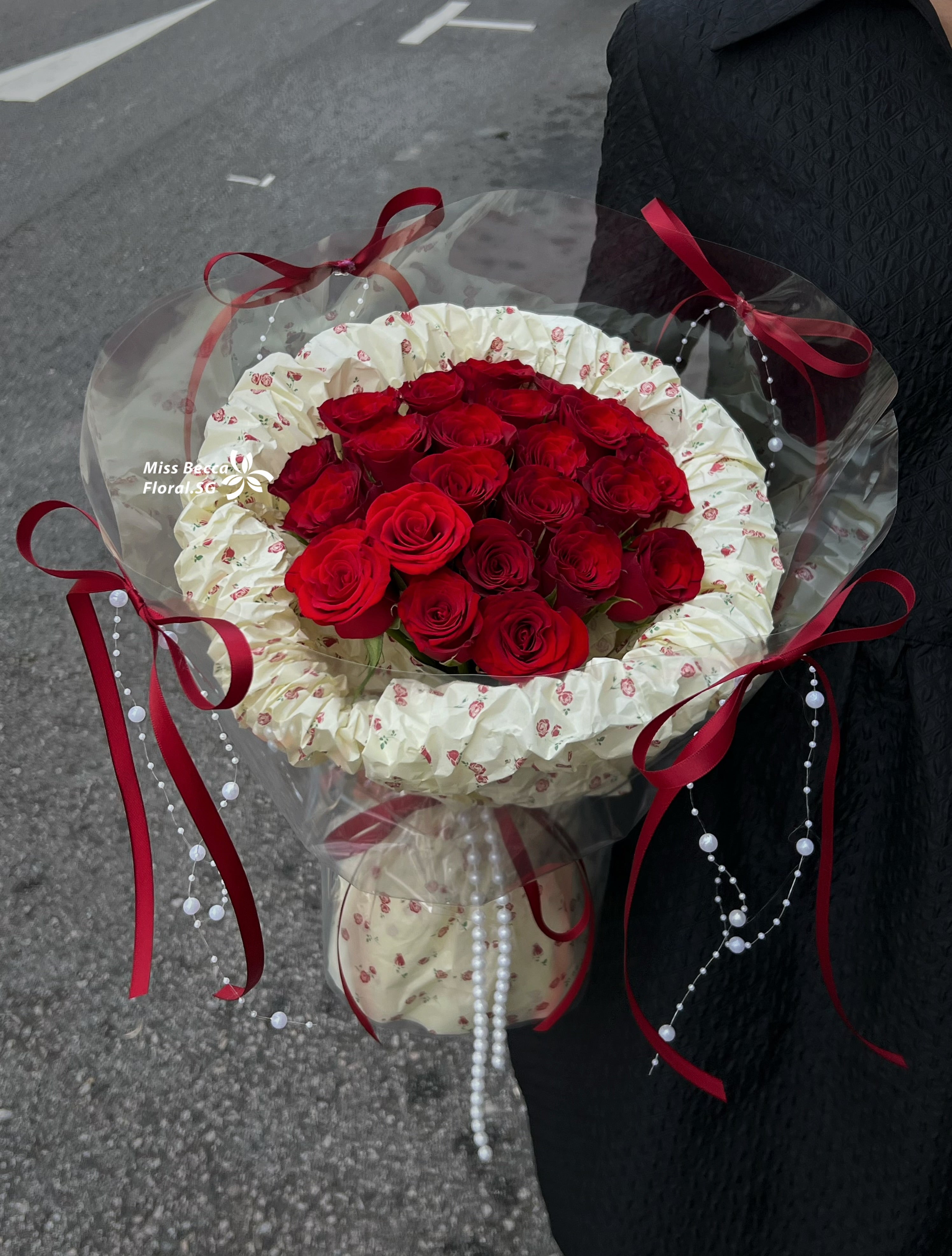 Korean Style Classic Red Rose Fresh Flower Bouquet - 19 Stalks for Valentine's Day, Anniversary & Romantic Gifts