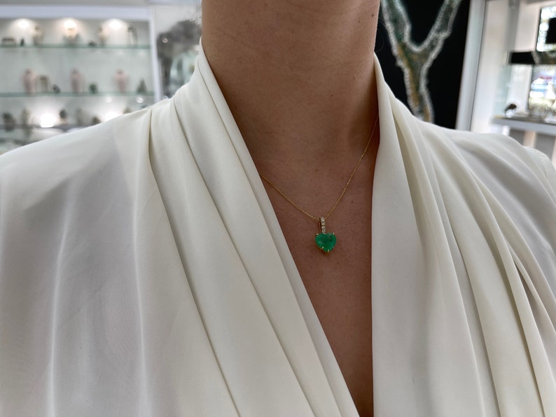 4.65tcw 18K Gold Natural Emerald Heart Pendant Necklace with Diamond Accent Bale - Elegant Jewelry Gift for Women, Perfect for Valentine's Day, Anniversary & Special Occasions