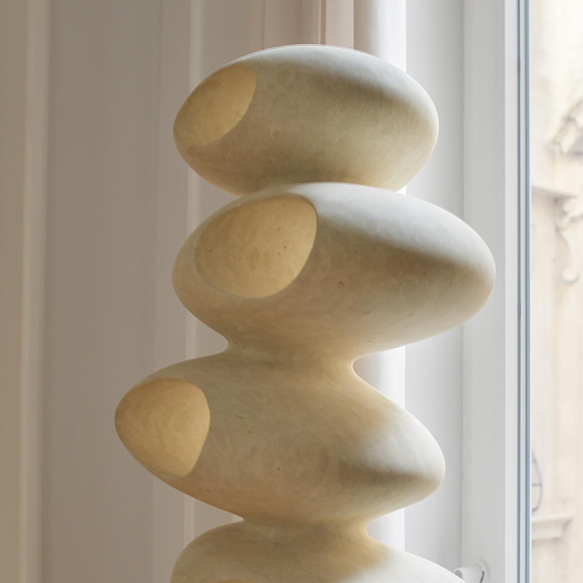 Handcrafted Inasis Lecce Stone Sculpture - Elegant Italian Art for Home & Garden Decor - Perfect for Living Room, Office, or Outdoor Display