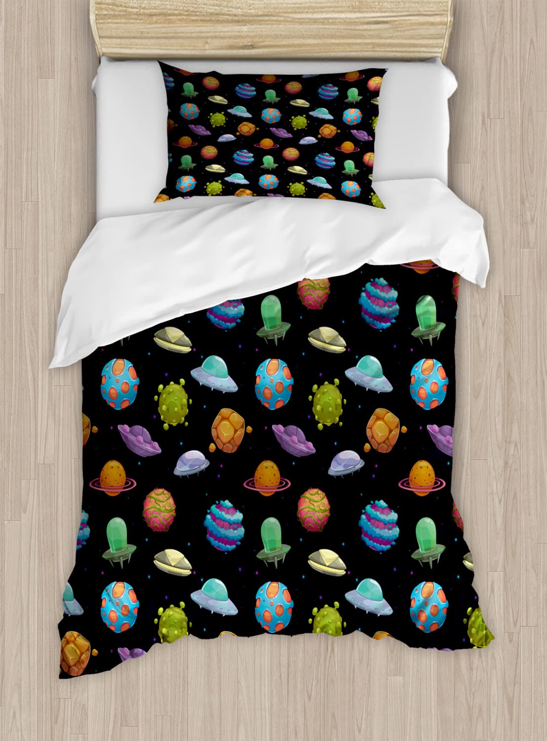Ambesonne Space Themed Duvet Cover Set - UFOs, Planets & Alien Sci-Fi Design, 2-Piece King Size Bedding with 4 Pillowcases, Multicolor | Perfect for Space Enthusiasts & Sci-Fi Lovers Bedrooms