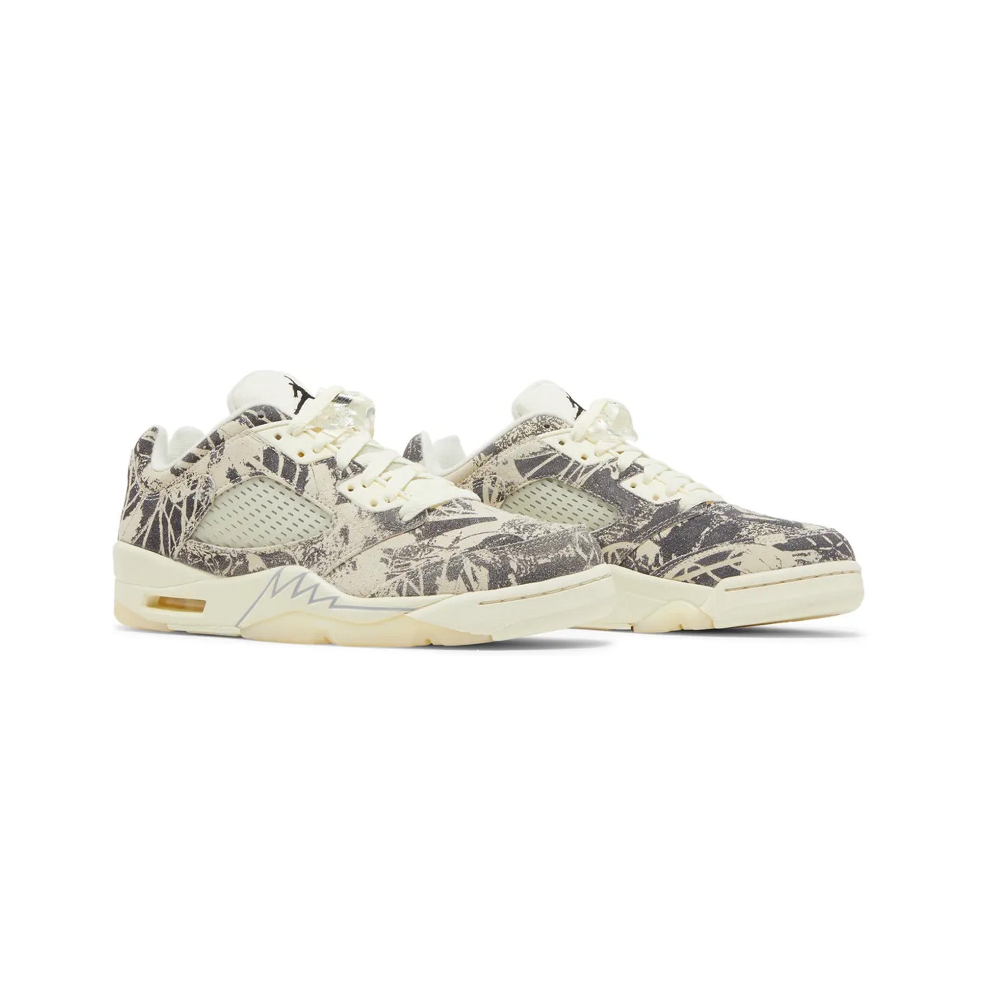 Air Jordan 5 Retro Low 'Expression' Women's Basketball Shoes (2022) - Stylish Sneakers for Casual Wear, Street Fashion & Sports Performance