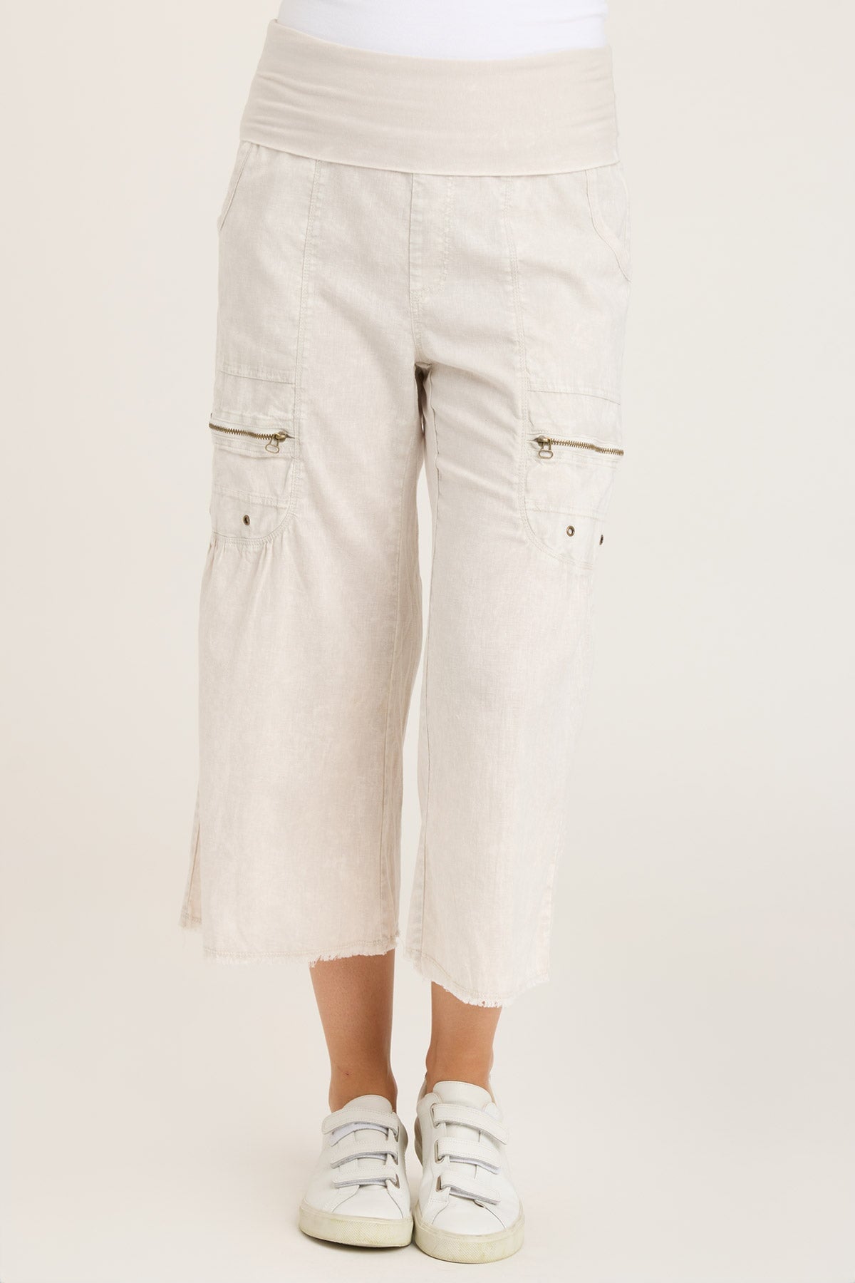 Pasqual Crop 2.0 - Stylish Women's Casual T-Shirt for Everyday Wear | Perfect for Work, Travel & Weekend Outfits