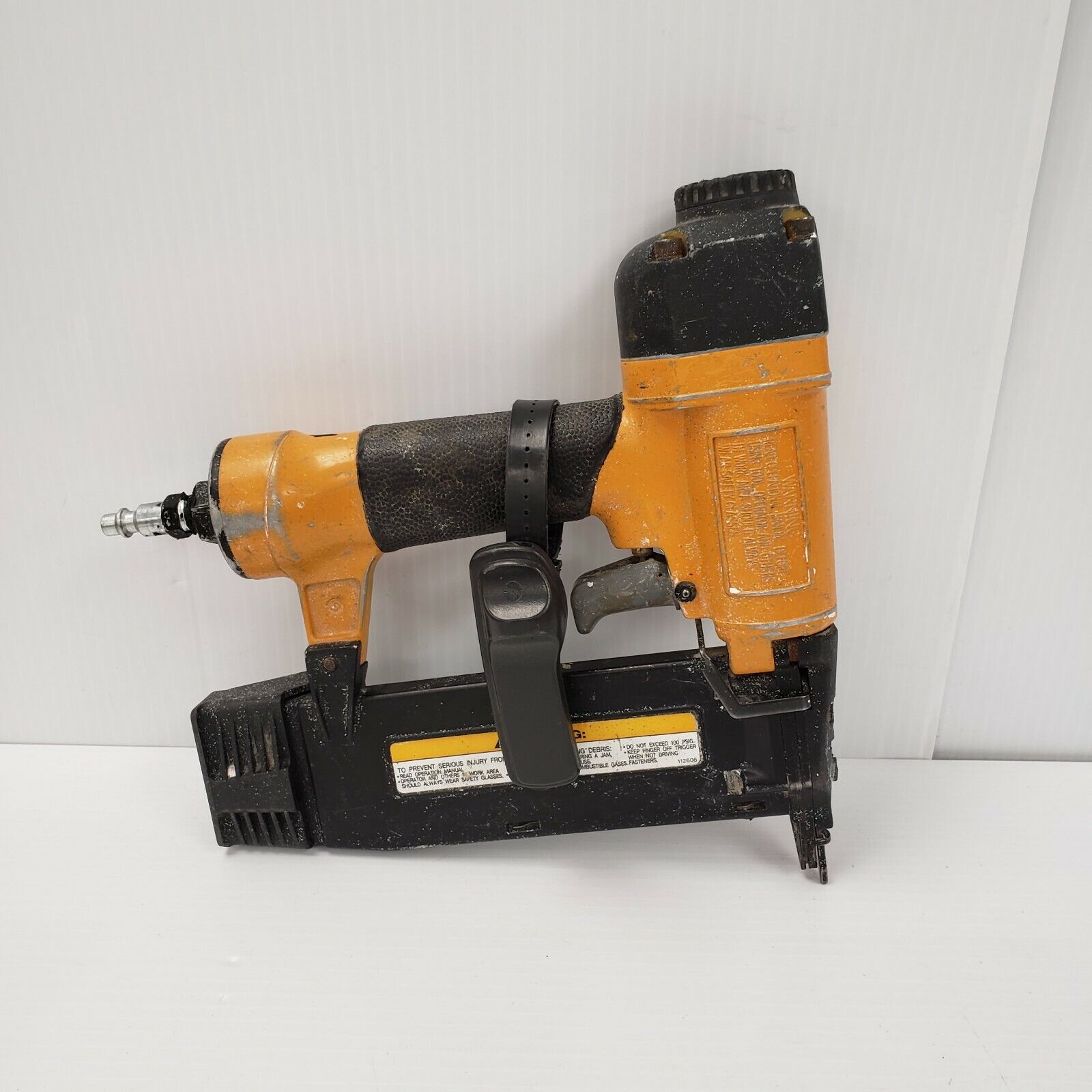 Bostitch SB1850BN 18-Gauge 2-Inch Brad Nailer - Pneumatic Air Nail Gun for Trim, Molding & Woodworking Projects - Lightweight & Durable Construction Tool