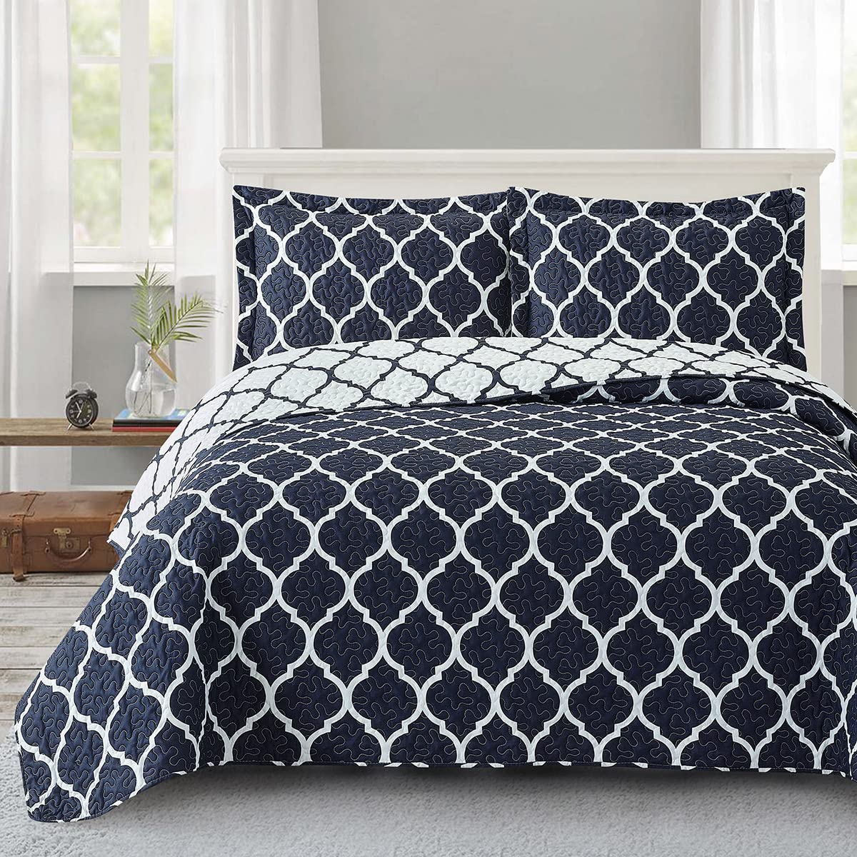 Royal Hotel Luxury Microfiber Bedding Set - Navy & White Meridian King/California King Coverlet 3pc Quilt Set | Oversized Soft Printed Bedspread for Hotel-Style Bedroom Decor