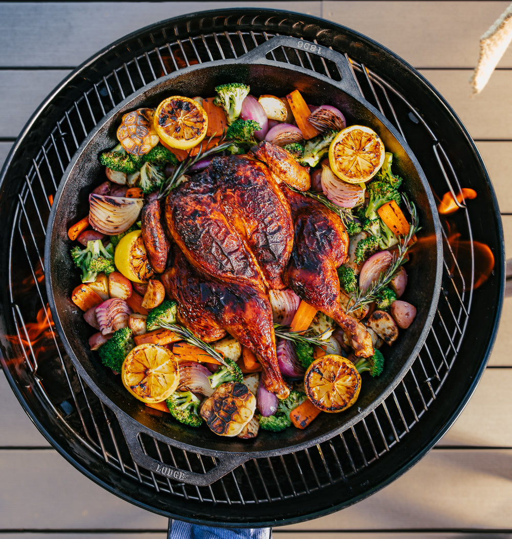 Premium 43cm Cast Iron Skillet with Dual Handles - Heavy Duty Frying Pan for Searing, Baking & Stovetop to Oven Cooking - Perfect for Steak, Pizza & Camping Meals
