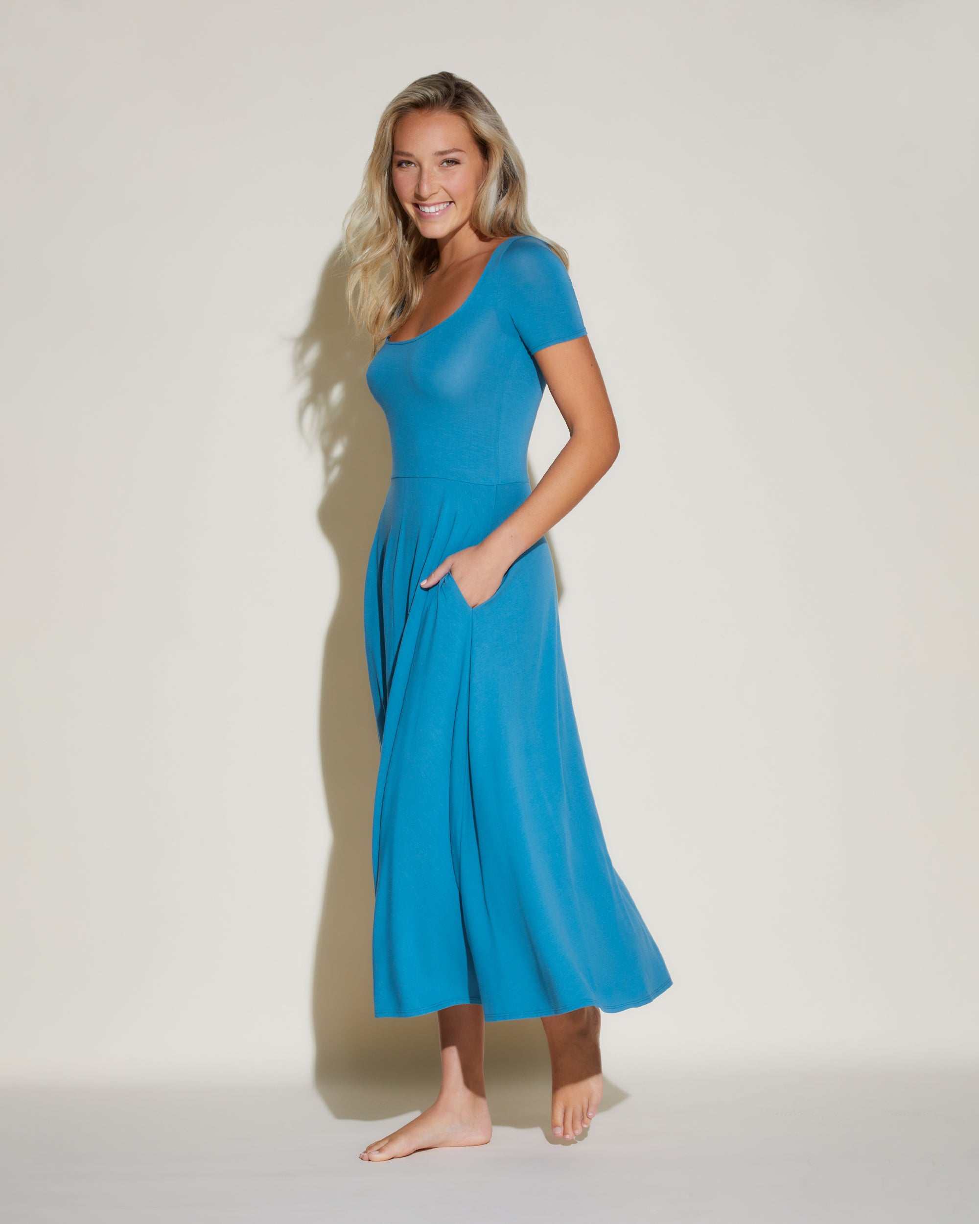Elegant Women's Dress for Party, Wedding & Evening Wear - Stylish & Comfortable Formal Dress for Special Occasions