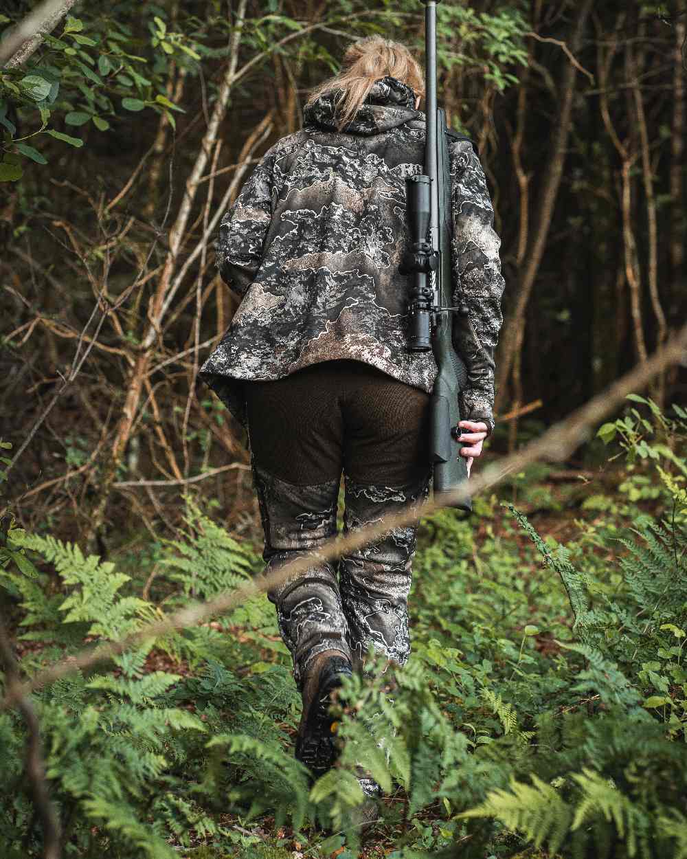 Deerhunter Women's Escape Softshell Jacket - Lightweight Waterproof Windbreaker for Hiking, Running & Outdoor Activities
