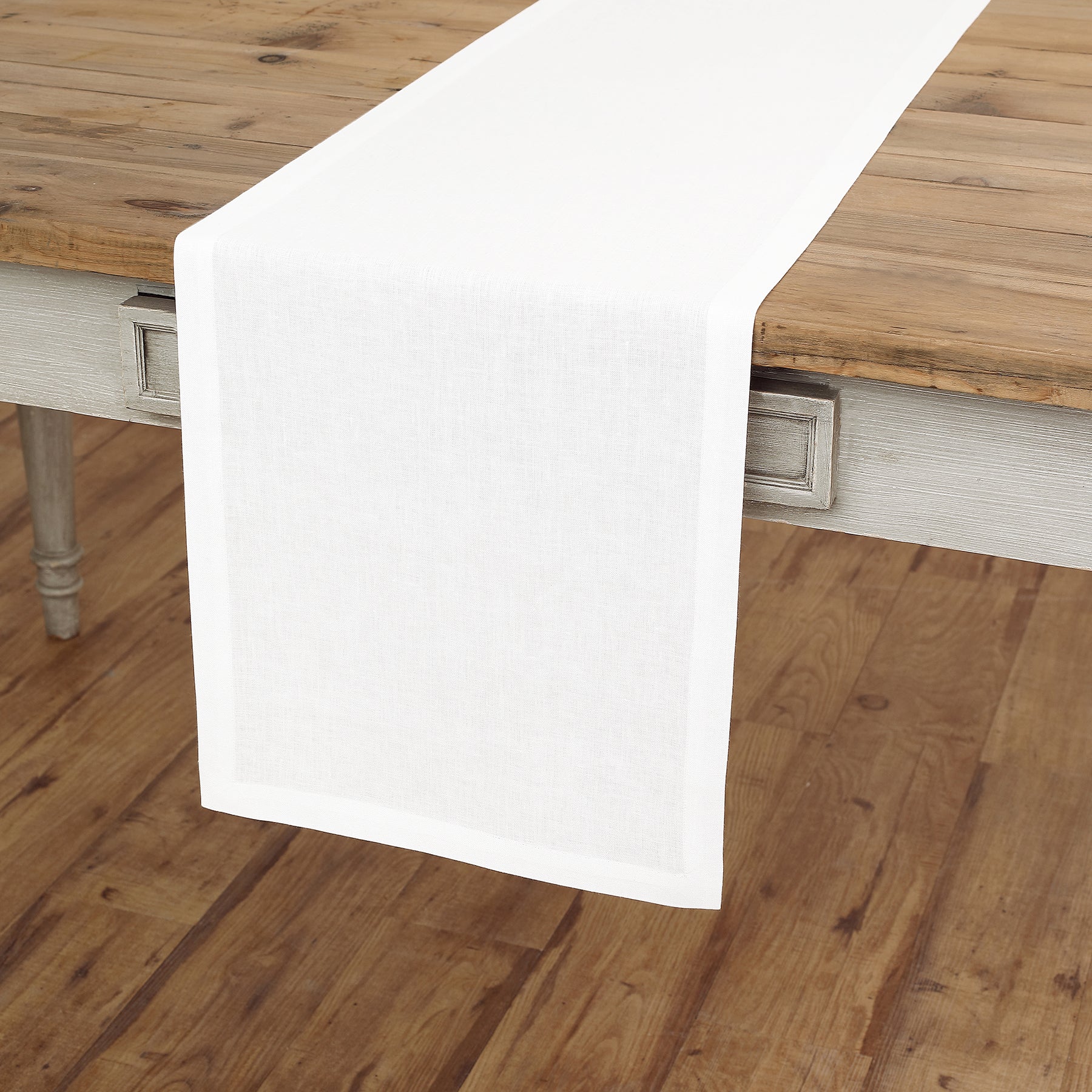 Elegant Fete Table Runner for Weddings, Parties & Events - Premium Decorative Dining Table Cover for Home & Restaurant Decor