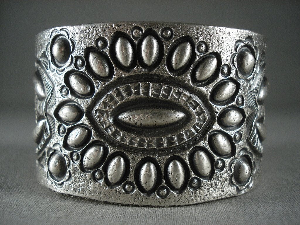 120g Hand-Hammered Navajo Native American Silver Shell Bracelet - Authentic Tribal Jewelry for Women, Boho Fashion Accessory, Perfect for Festivals & Casual Wear