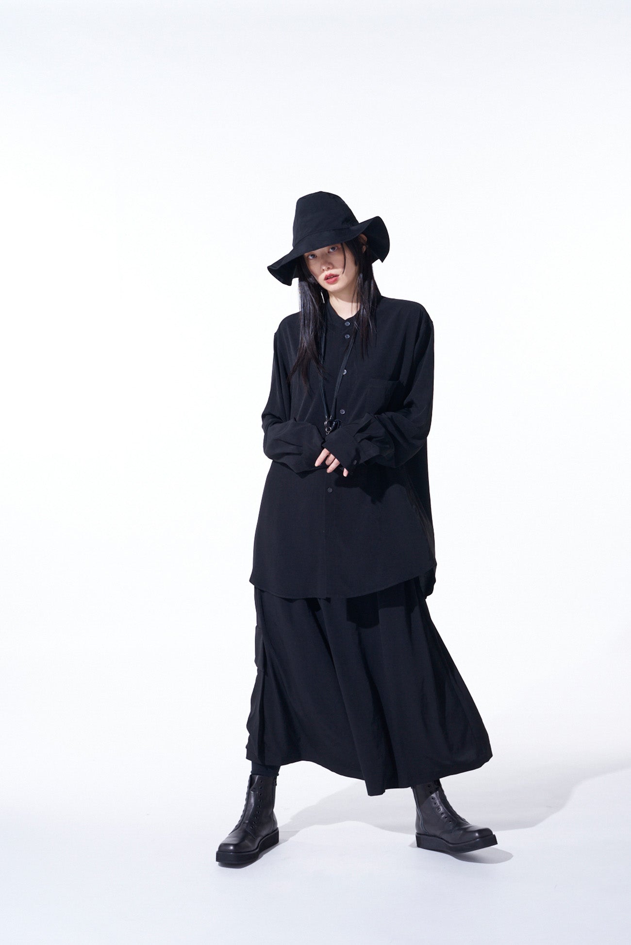 Stylish Crepe de Chine Cropped Wide Pants with Gusseted Flap Pockets - Comfortable & Trendy Women's Casual Pants for Work, Travel & Everyday Wear