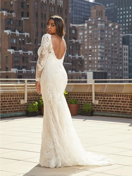 Pronovias Panjin Wedding Dress - Elegant Lace Bridal Gown for Church & Beach Ceremonies | Perfect for Romantic Outdoor Weddings