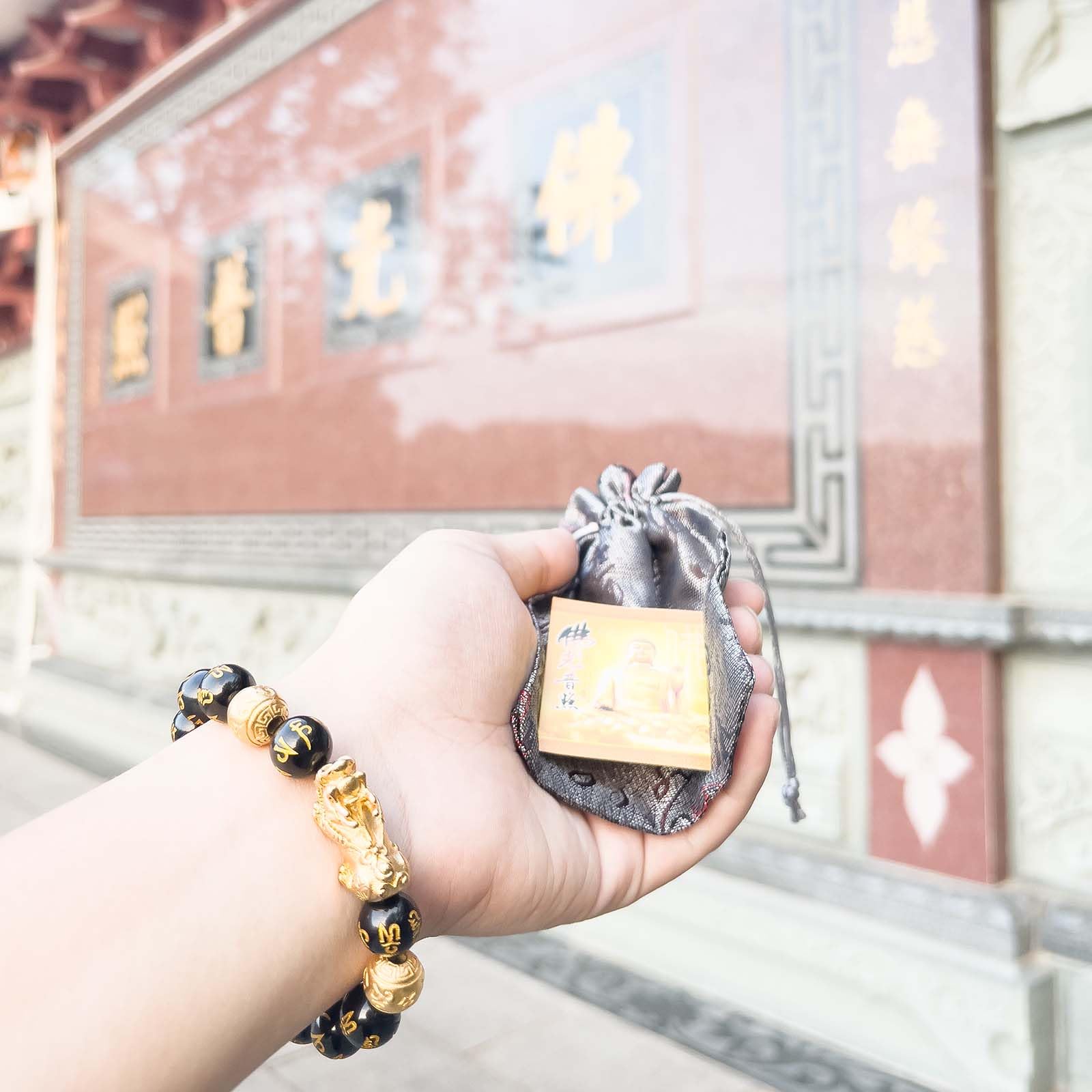 24K Gold Plated PiXiu Feng Shui Bracelet with Obsidian Beads - Dragon Protection Lucky Wealth Bracelet for Men & Women (12mm) - Meditation, Stress Relief & Spiritual Jewelry for Business Success & Positive Energy