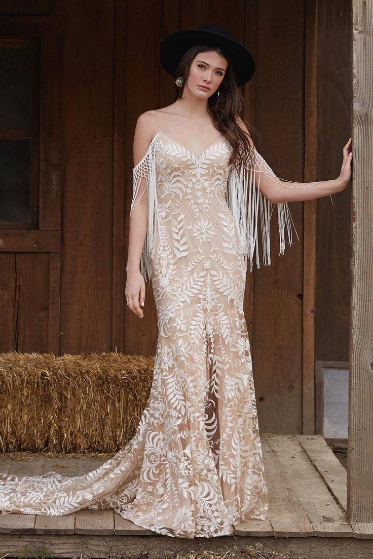 Willowby by Watters Dakota Wedding Gown - Elegant Lace Bridal Dress for Beach, Garden & Outdoor Ceremonies