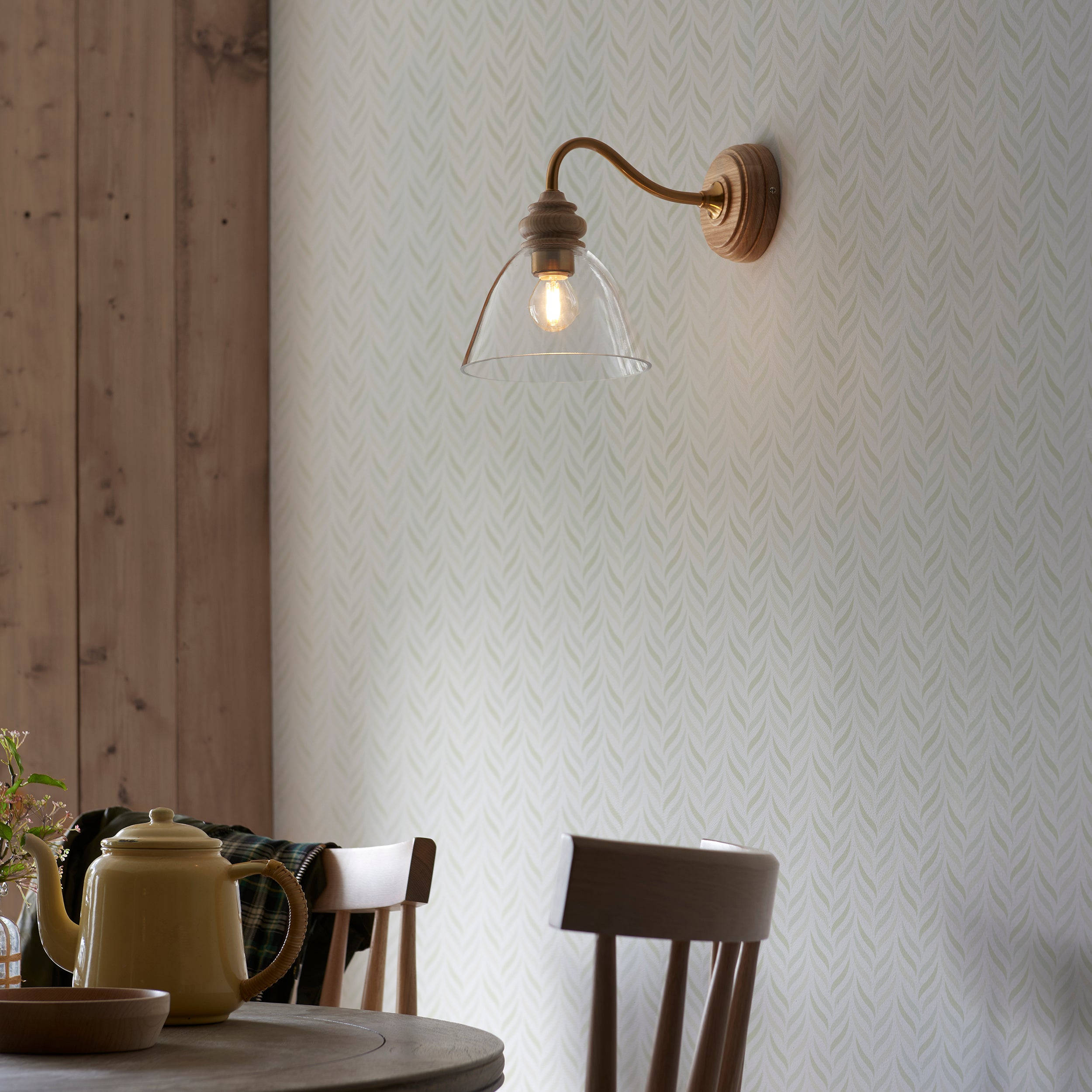 Vintage Cotswold Wood & Brass Wall Light with Glass Shade - Classic Farmhouse Sconce for Bedroom, Hallway, and Living Room Lighting