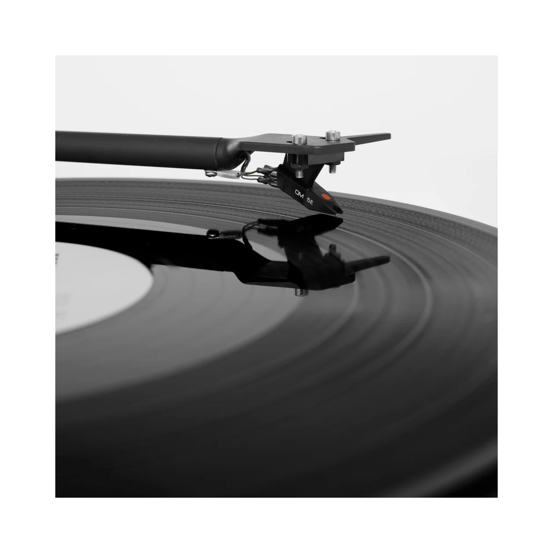Triangle Lunar 1 Manual Turntable - Vintage Vinyl Record Player with Belt Drive & Adjustable Speed - Perfect for Home Listening, DJ Beginners & Retro Music Enthusiasts