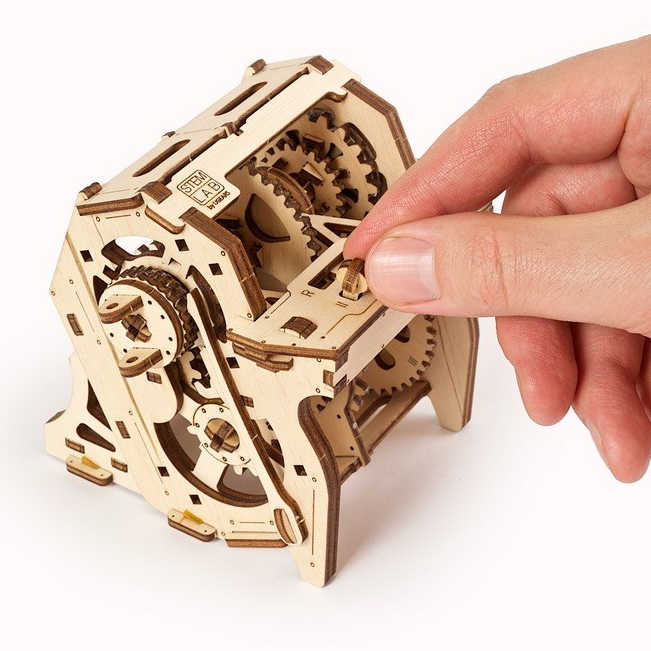 UGears Gearbox STEM LAB Educational Model Kit - DIY 3D Wooden Puzzle for Kids & Adults - Learn Mechanics & Engineering - Perfect for School Projects, STEM Learning & Family Bonding Activities