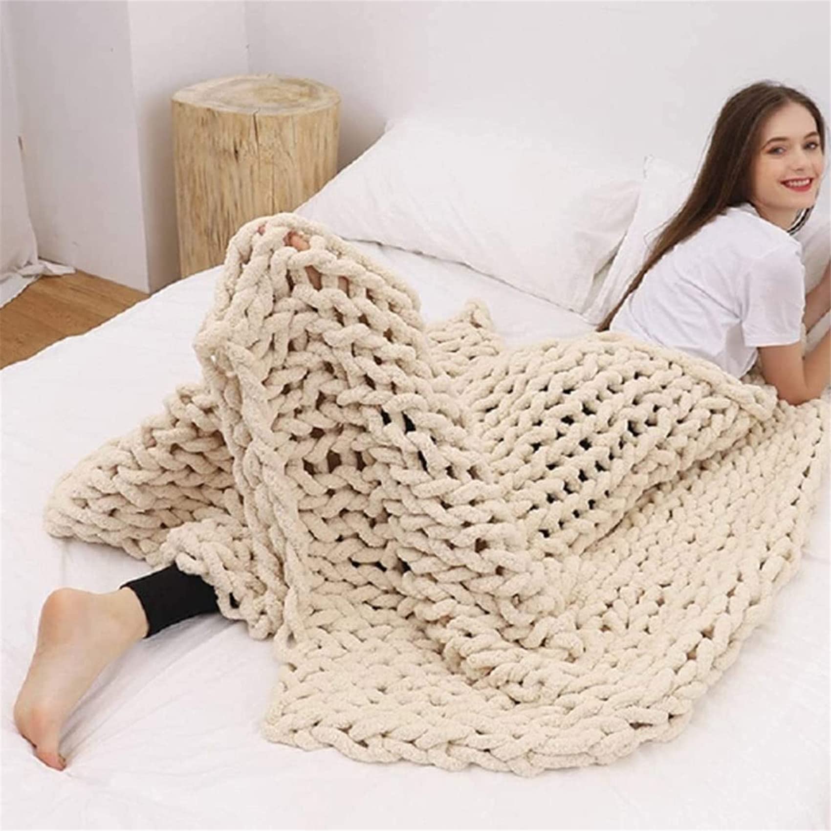 Riyueyi Giant Chunky Yarn Throw Blanket - Handmade Boho Chenille Knit Blanket for Couch, Bed, Nursery - Super Soft Pet Mat & Baby Blanket - 180x200cm/70x78in Beige - Perfect for Living Room, Bedroom & Cozy Home Decor
