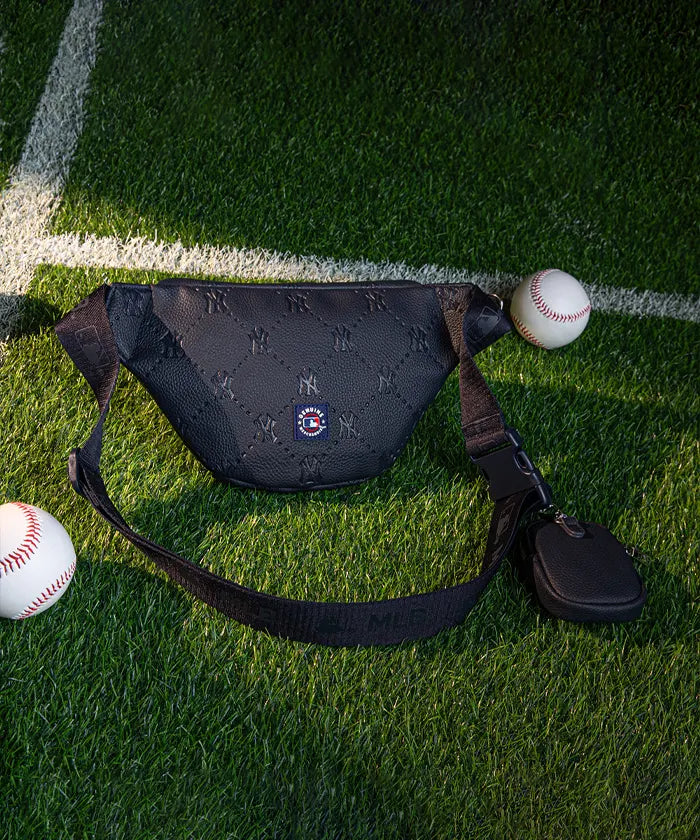 MLB New York Yankees Fanny Pack Waist Bag - Official Licensed Baseball Fan Gear for Men & Women - Perfect for Games, Concerts & Travel Accessories