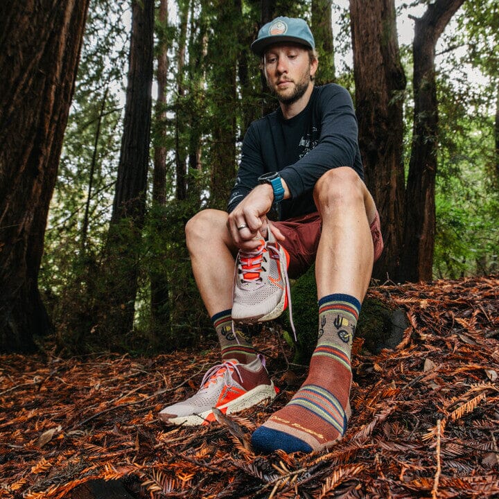 Darn Tough Willoughby Micro Crew Lightweight Hiking Socks for Men - Moisture-Wicking & Cushioned for All-Day Comfort - Perfect for Hiking, Backpacking & Outdoor Adventures