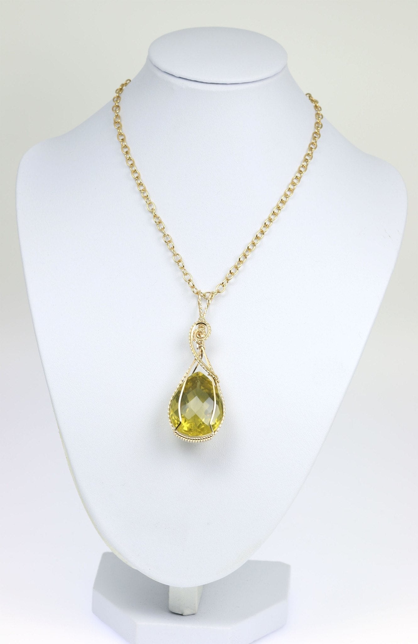 65 CT Natural Green Gold Quartz Pendant in 14K Gold Filled - Elegant Necklace for Women, Perfect for Gifts, Parties & Everyday Wear