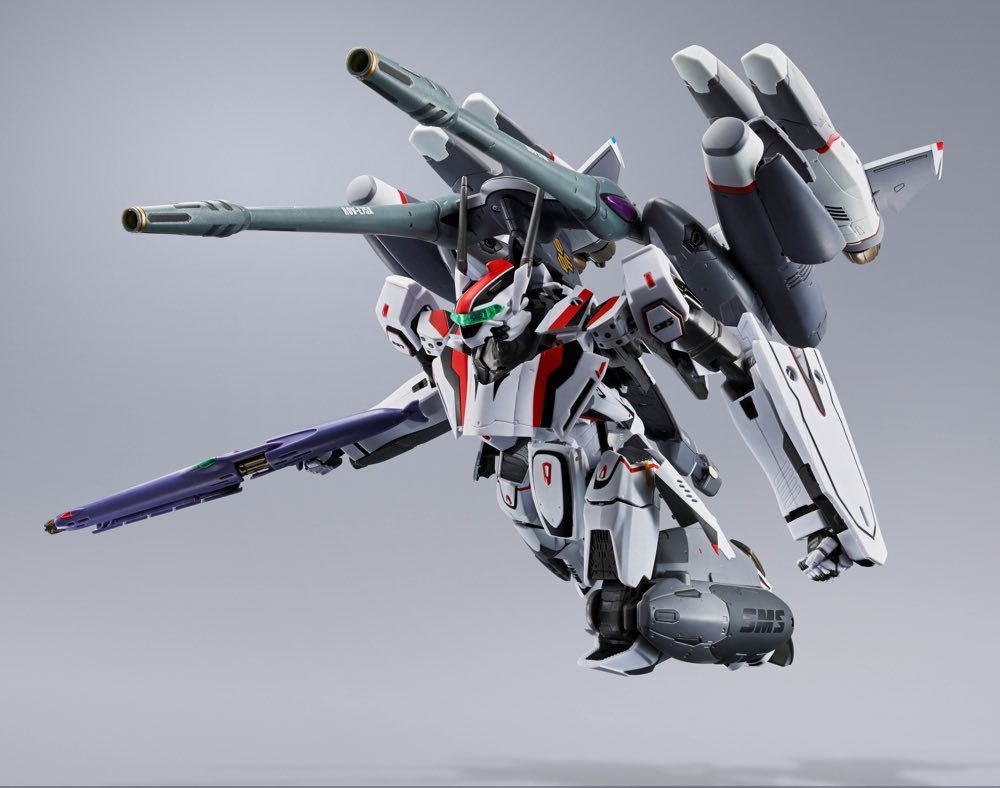 Bandai DX Chogokin VF-25F Tornado Messiah Valkyrie Action Figure - Macross Frontier Alto Saotome Ver. | Collectible Anime Robot Toy for Display & Play | Perfect for Fans & Model Enthusiasts