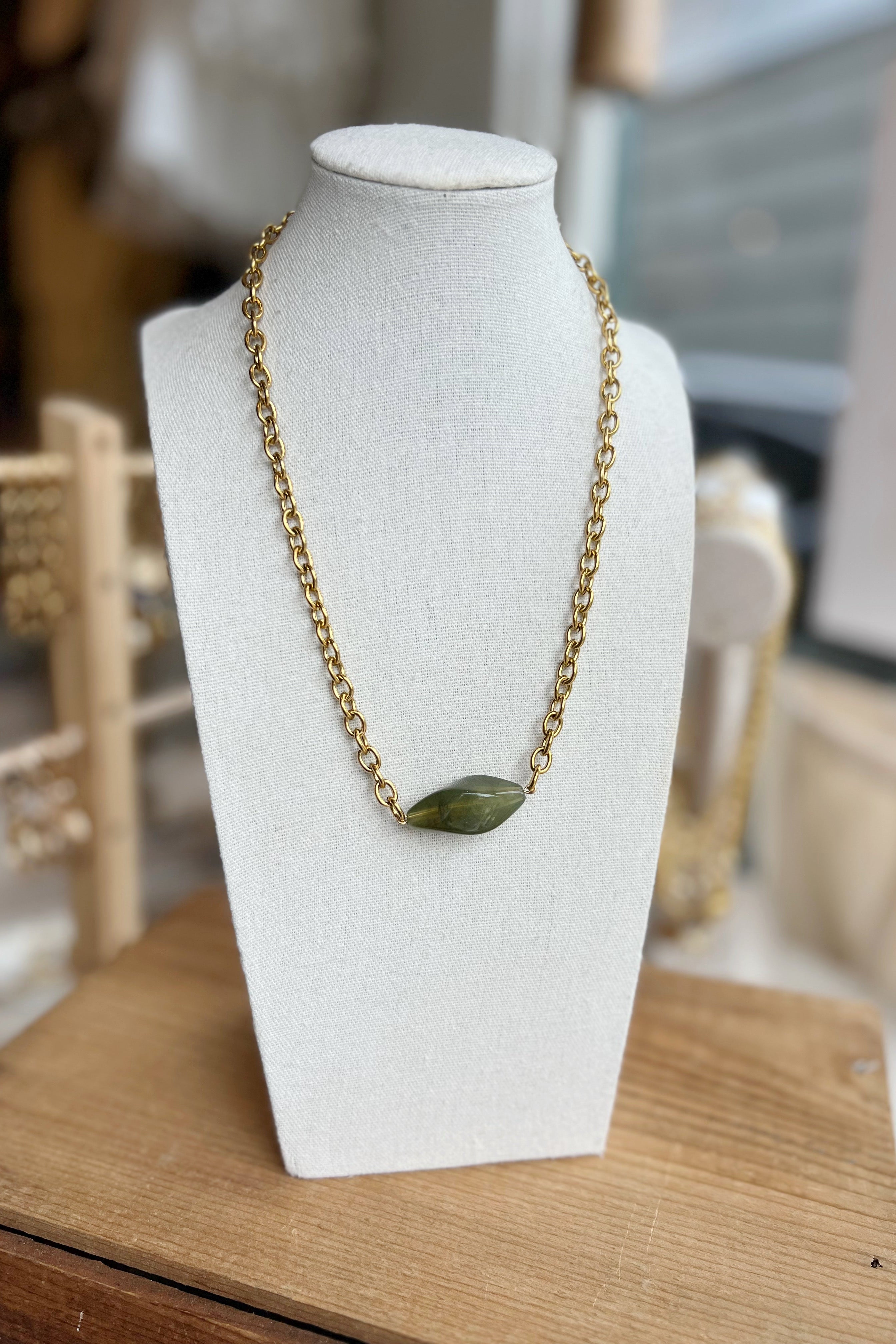 Elegant Single Bead Lucite Necklace for Women - Dark Acrylic Statement Jewelry for Evening Parties, Date Nights & Special Occasions