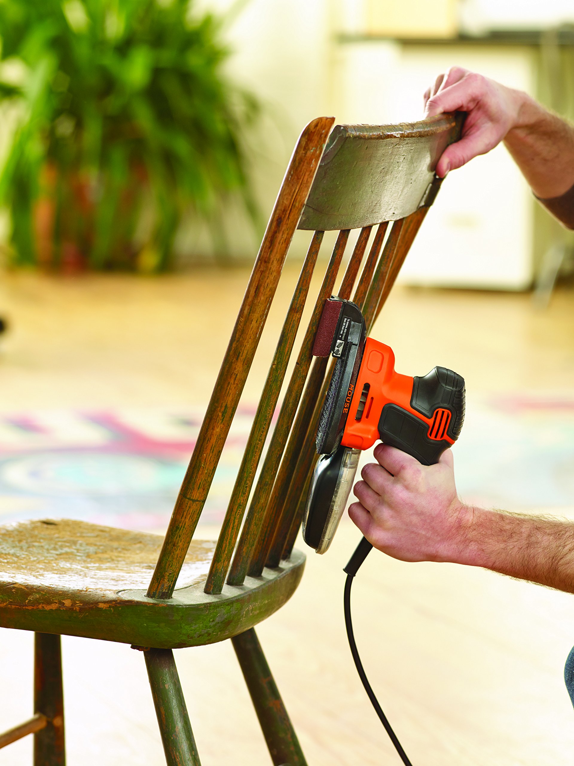 Black + Decker KA2500K-GB Compact Mouse Sander - Lightweight Electric Hand Sander for Woodworking, DIY Projects & Home Renovation - Perfect for Sanding Furniture, Floors & Small Surfaces