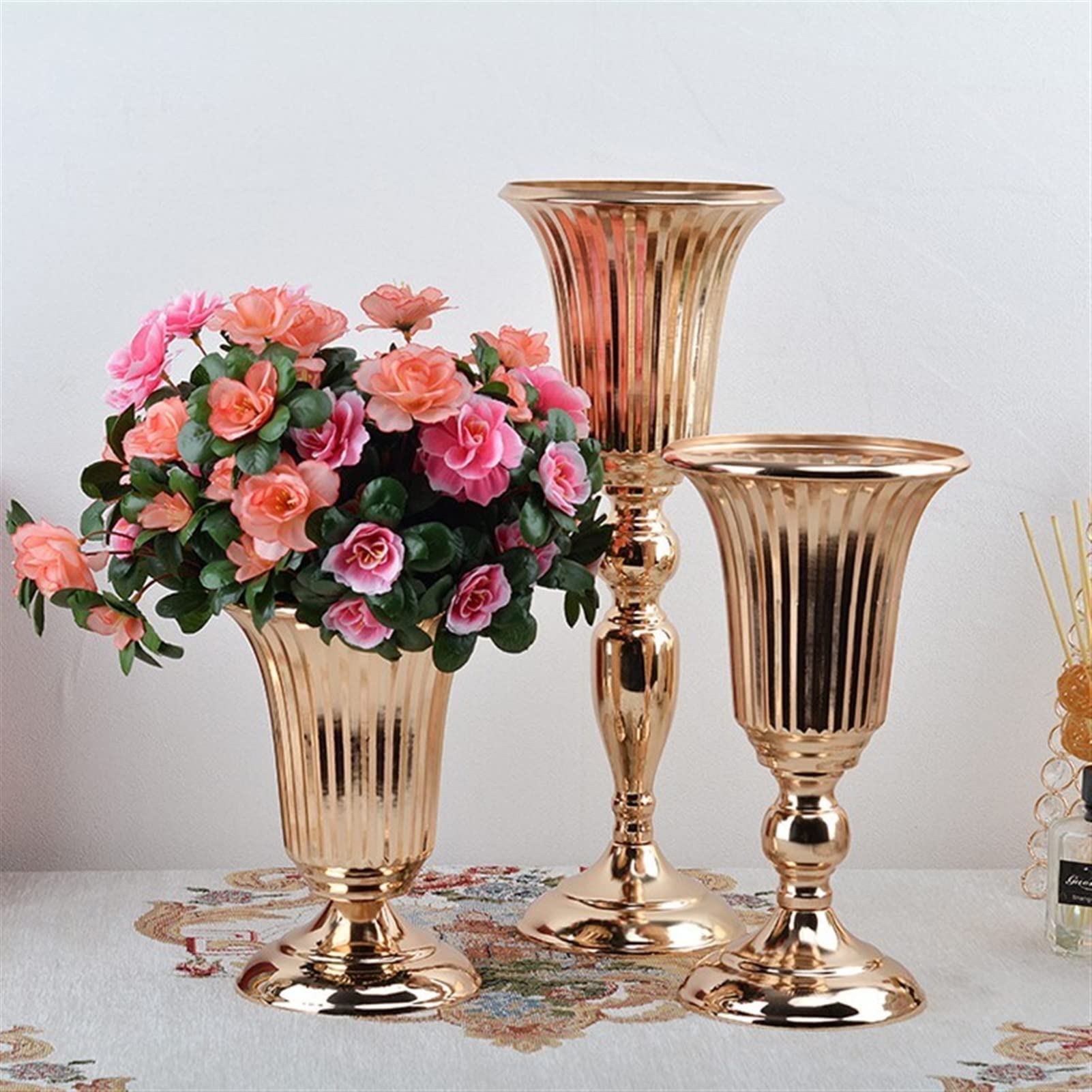 TOMYEUS Elegant Metal Flower Vase & Candle Holder Set - Golden Iron Wedding Centerpiece for Ceremony Decor, Home Table Decorations - Perfect for Weddings, Anniversaries & Romantic Dinners (Medium Size)