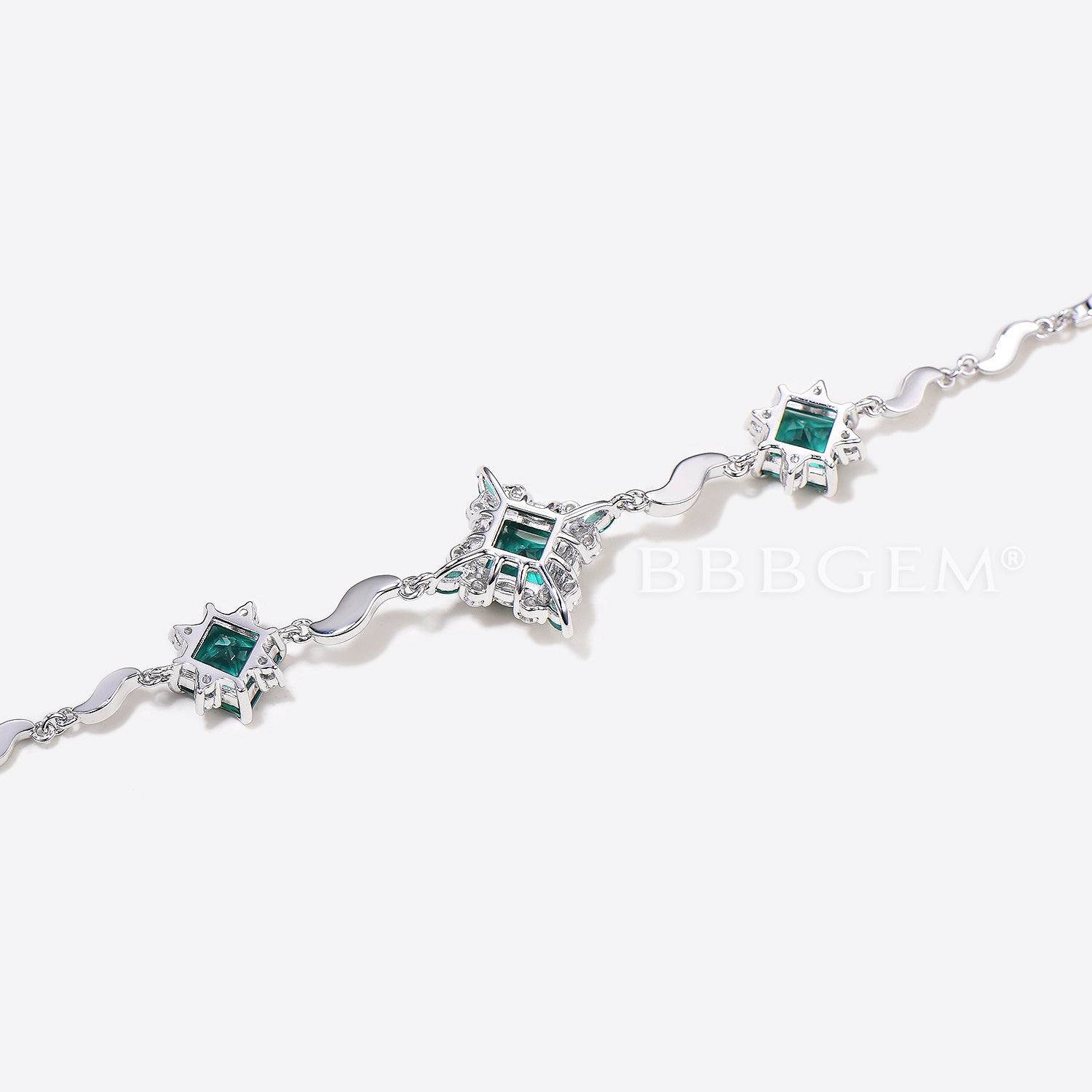 Princess Cut Green Emerald Wavy Bracelet with Diamond Halo - Elegant Wedding Jewelry for Brides, Anniversary Gifts & Special Occasions
