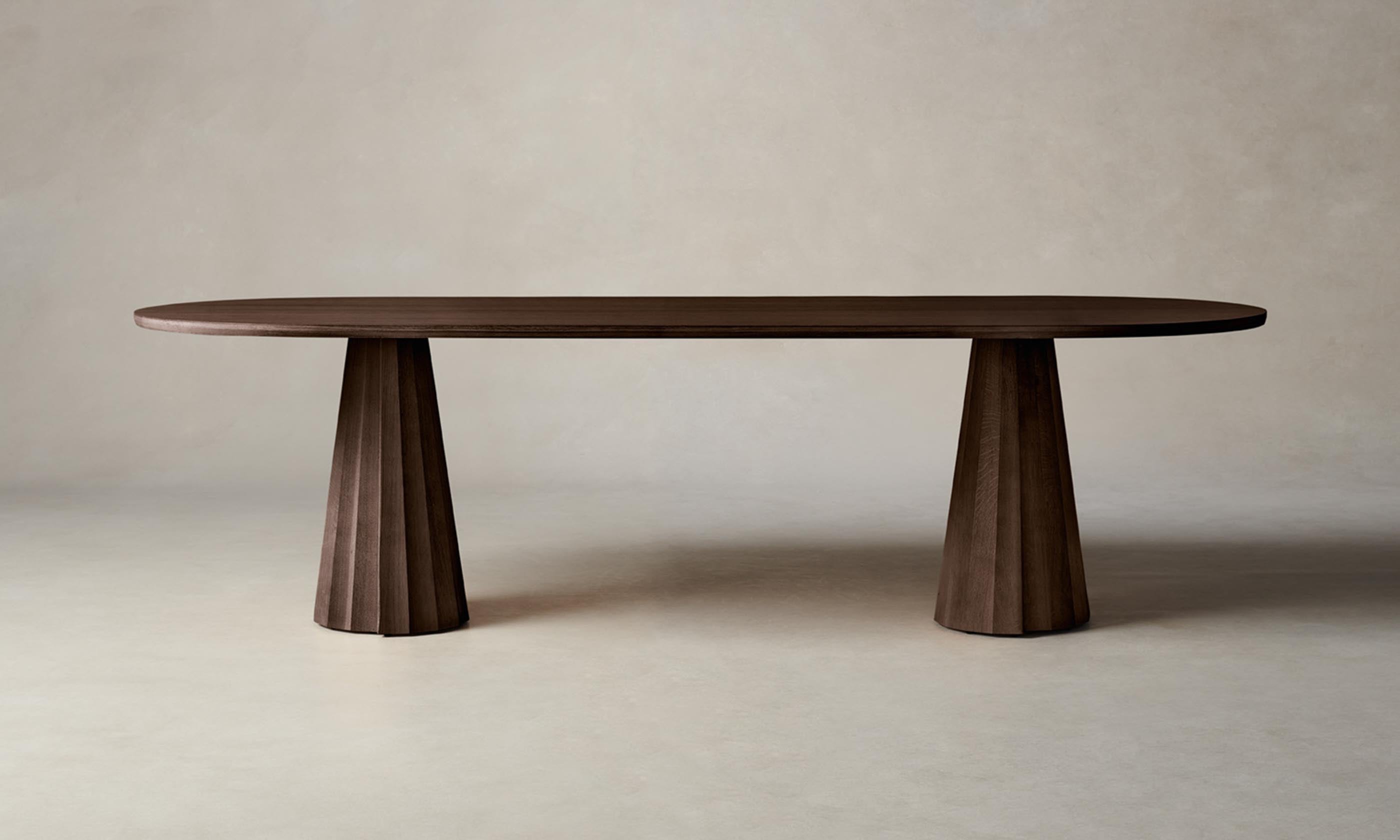 Modern Oval Dining Table - Solid Wood Bank Style for 6-8 People - Perfect for Family Gatherings & Dinner Parties