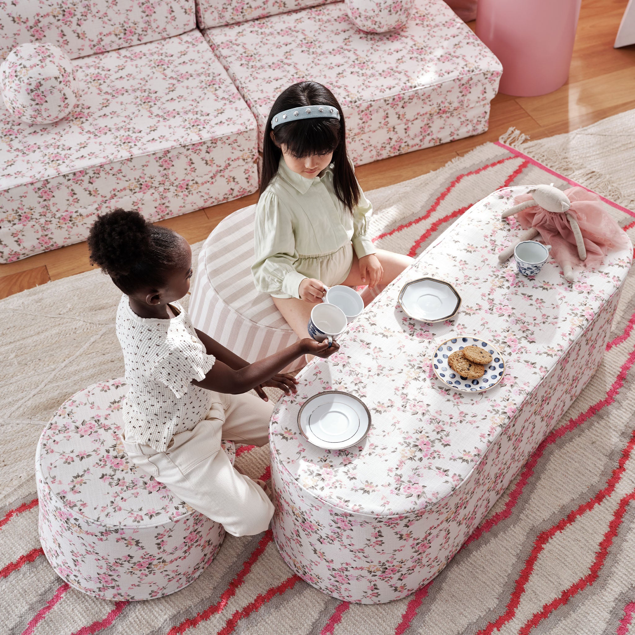 Ellie Dahlia Ottoman - Stylish Footrest & Storage Bench for Living Room, Bedroom, or Entryway