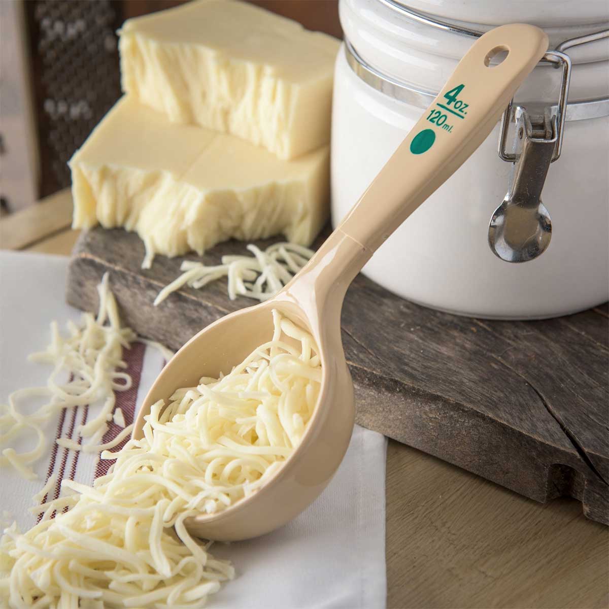 Carlisle 432806 Measure Miser 4 oz Portion Control Server - Beige Food Scoop for Precise Measuring - Perfect for Restaurants, Catering & Home Baking