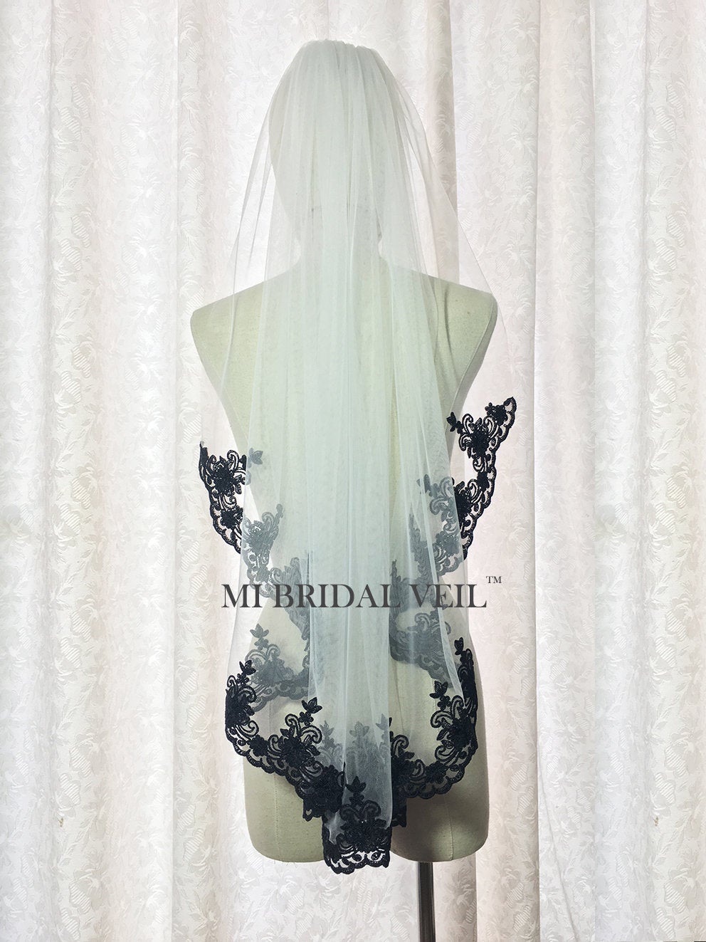 Elegant Black Lace Wedding Veil with Chest Lace Detail - Perfect for Bridal Ceremonies, Photos & Formal Events