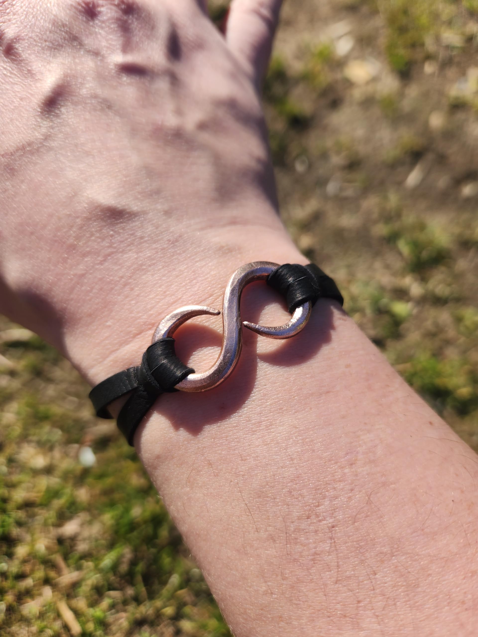 Handmade Copper Infinity Bracelet - 7th Anniversary Gift for Women & Men - Minimalist Love Statement Jewelry - Perfect for Romantic Occasions & Couples Gifts