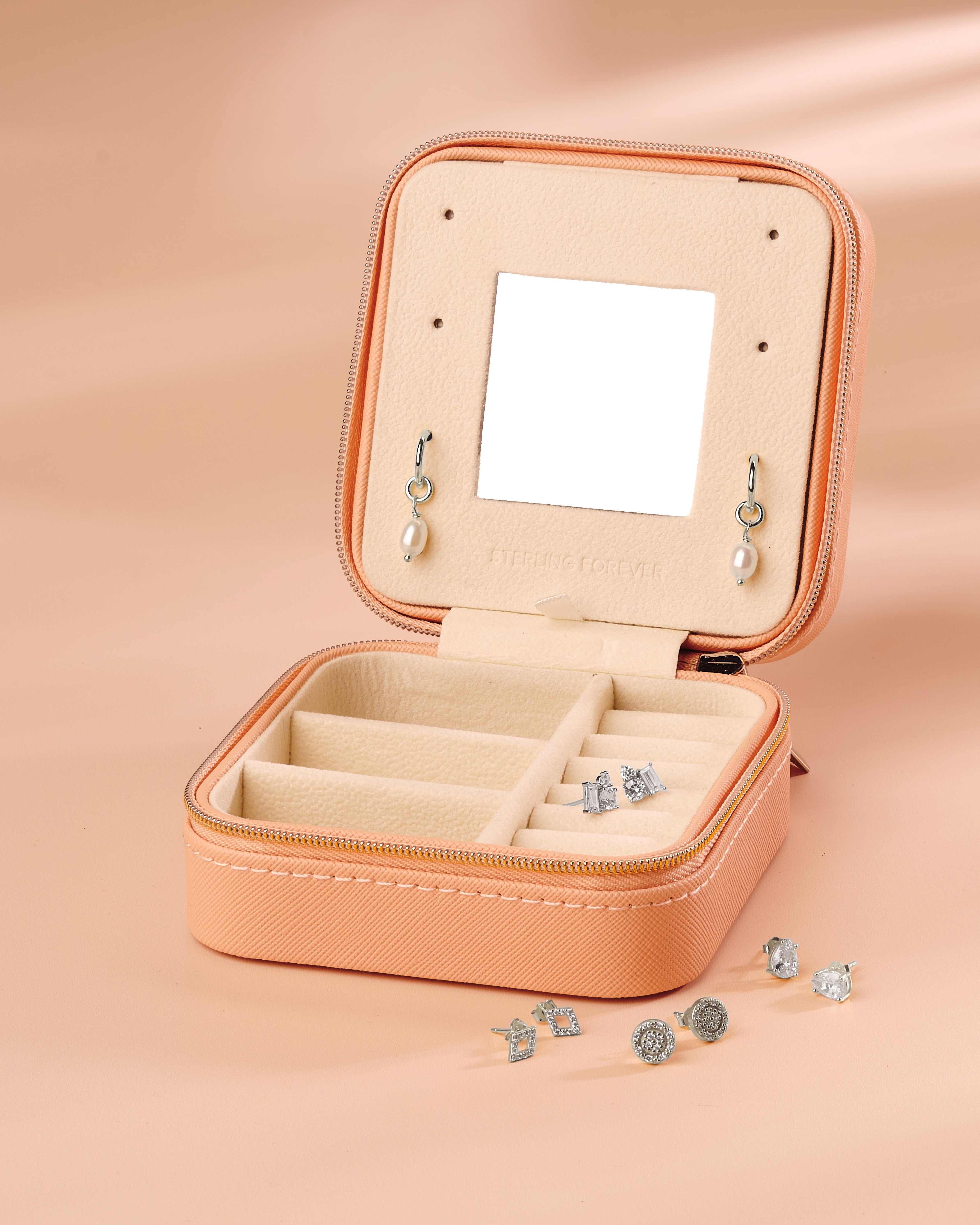 Stylish Jewelry Case with Essential Earring Set - Perfect for Travel, Gifts & Everyday Storage | Elegant Organizer for Necklaces, Rings & Earrings