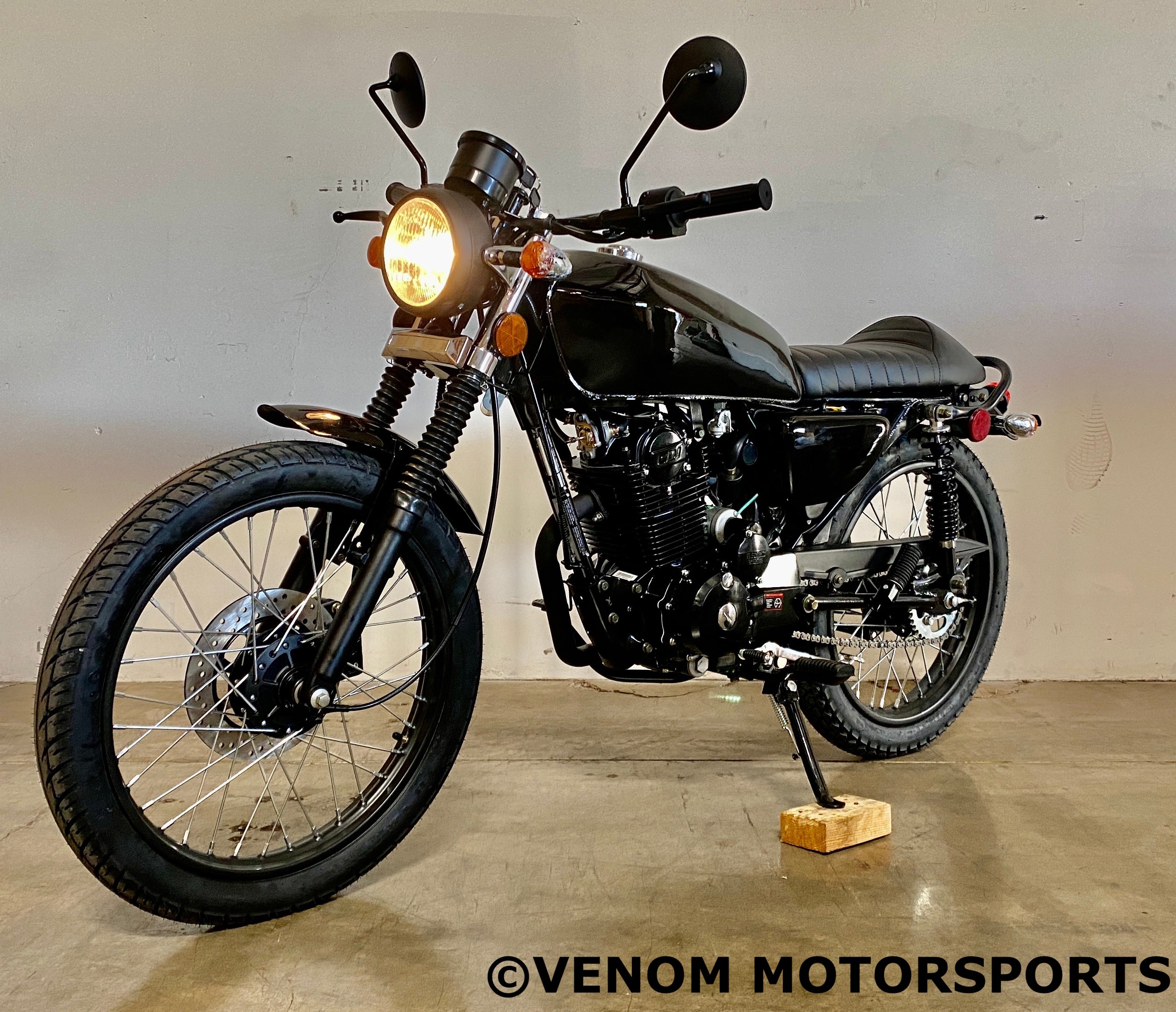 Venom Sportster 250cc Chopper Motorcycle - 5-Speed Manual Transmission for Cruising & Urban Commuting | Perfect for Beginners & City Riders