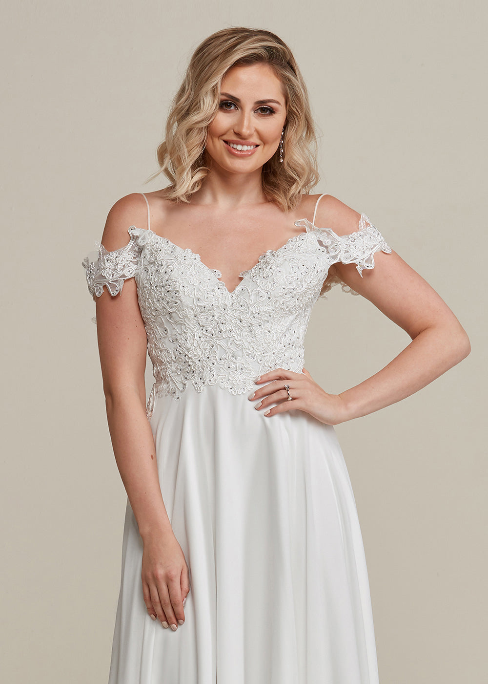 Elegant Off-The-Shoulder Wedding Dress with Lace Bodice & Detachable Straps | Perfect for Beach, Garden & Romantic Weddings | A-Line Bridal Gown for Bride