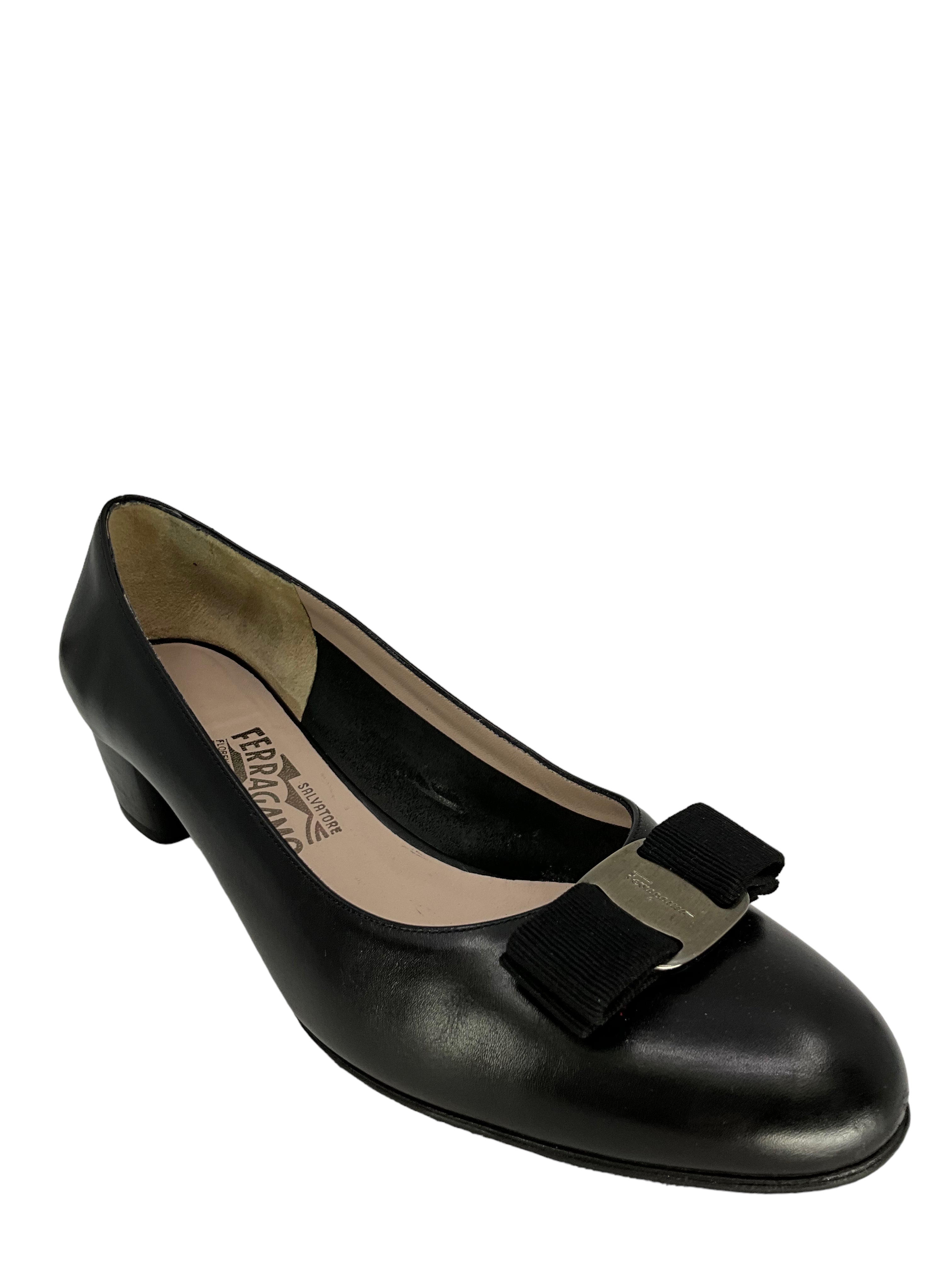 Salvatore Ferragamo Women's Black Leather Bow Pumps Size 9.5 - Elegant Dress Shoes for Work, Party & Formal Occasions