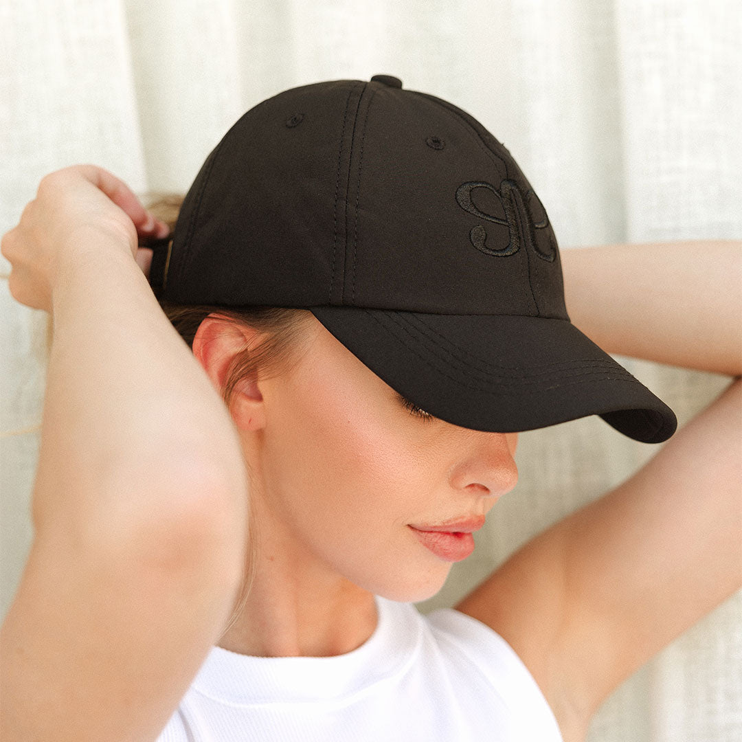 Stylish Black Everyday Hat for Men & Women - Perfect for Outdoor Activities, Travel, and Casual Wear